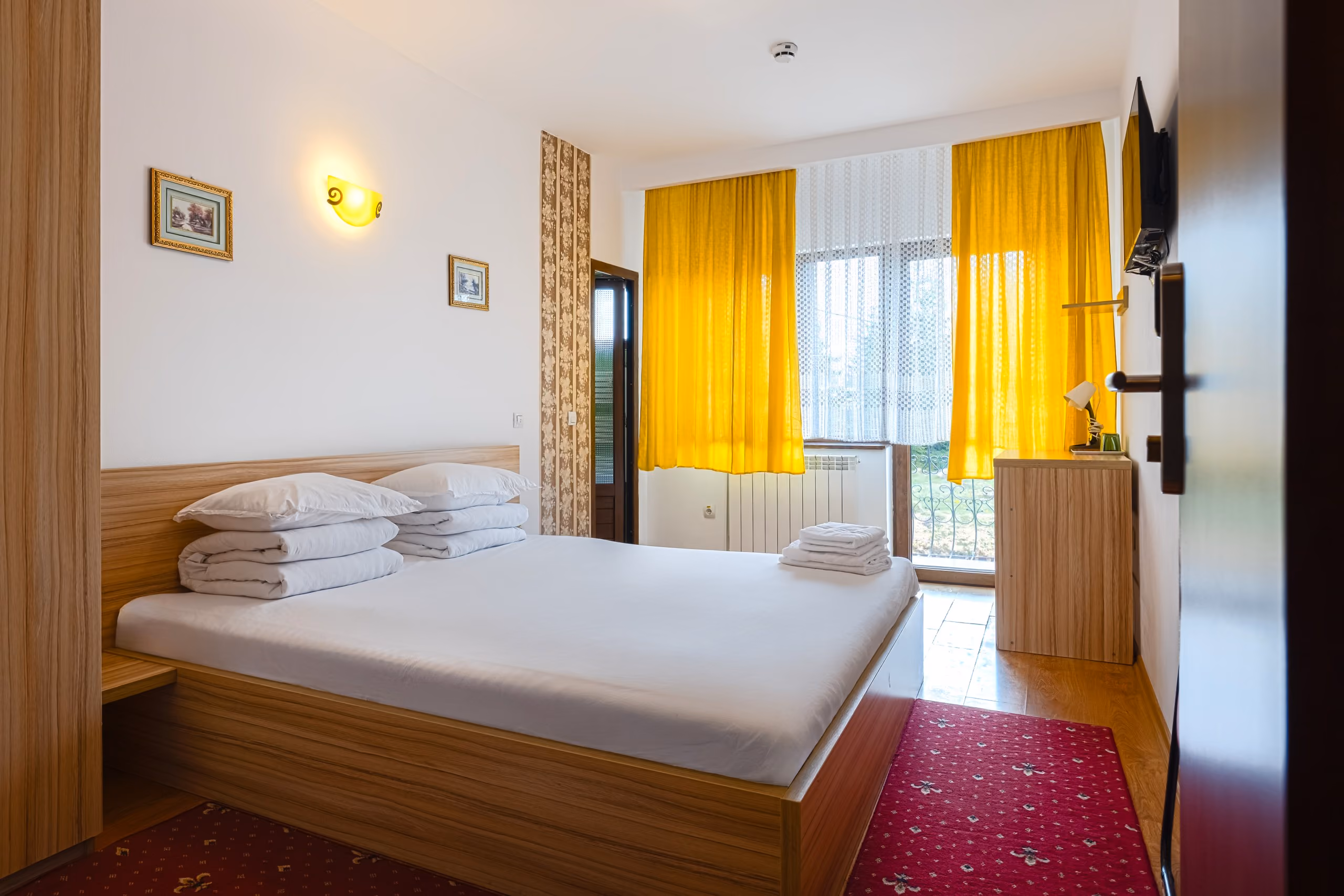 Room Img