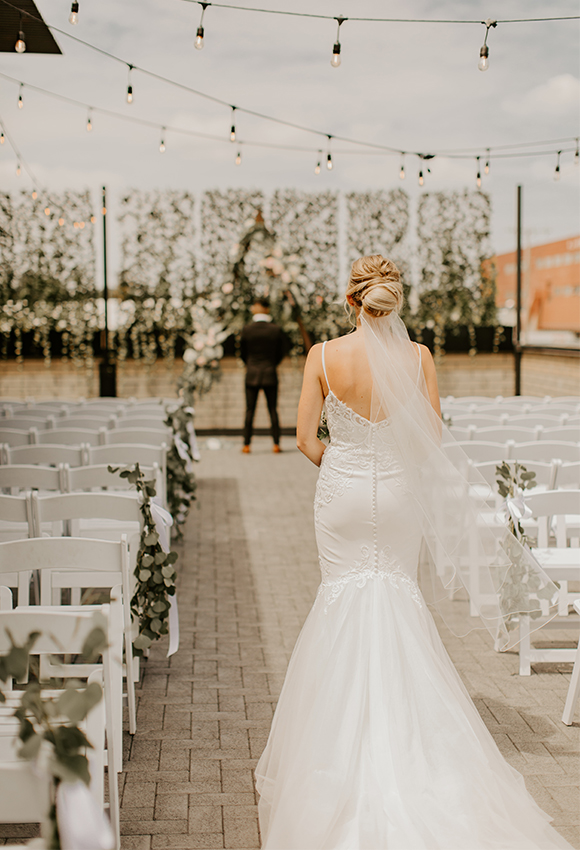 B-holland-wedding-ceremony-on-site