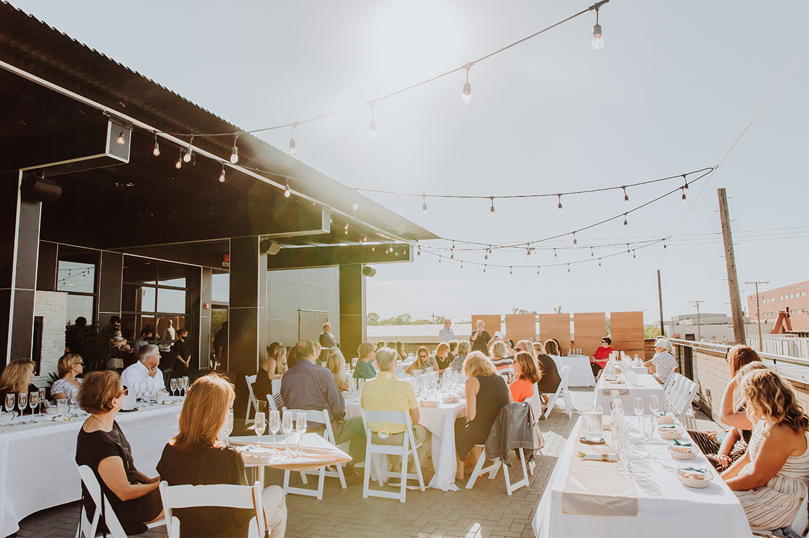 E-champagne-club-rooftop-sunset