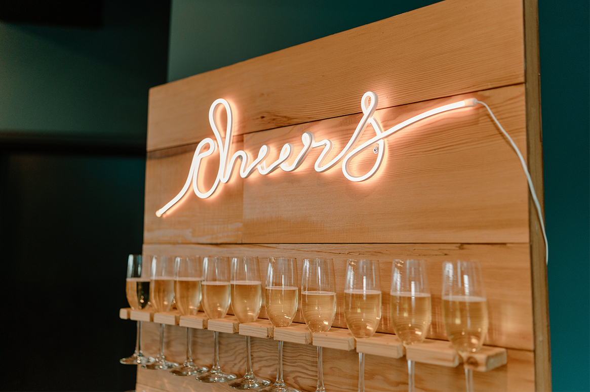 champagne-wall-wedding-rental