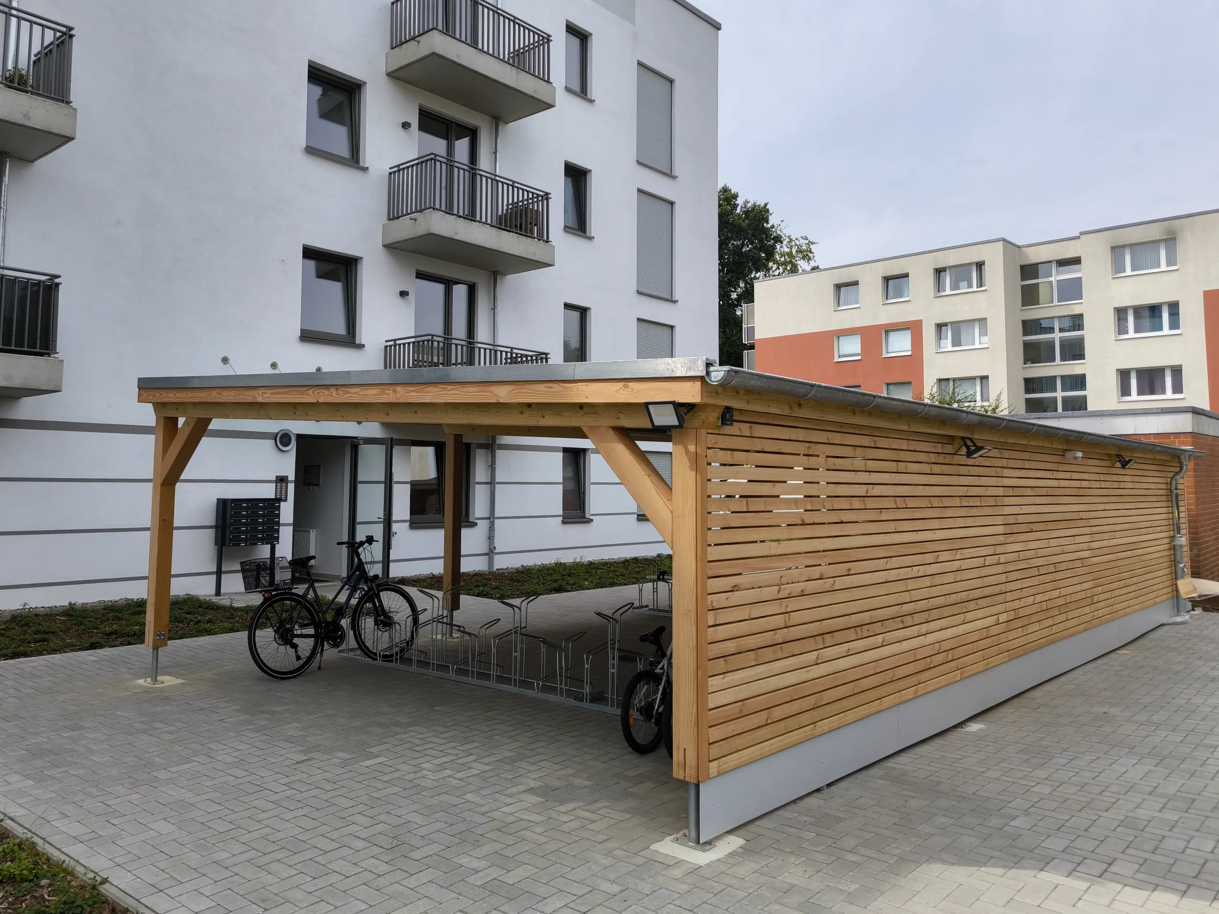 Großer Fahrradunterstand in Pinneberg