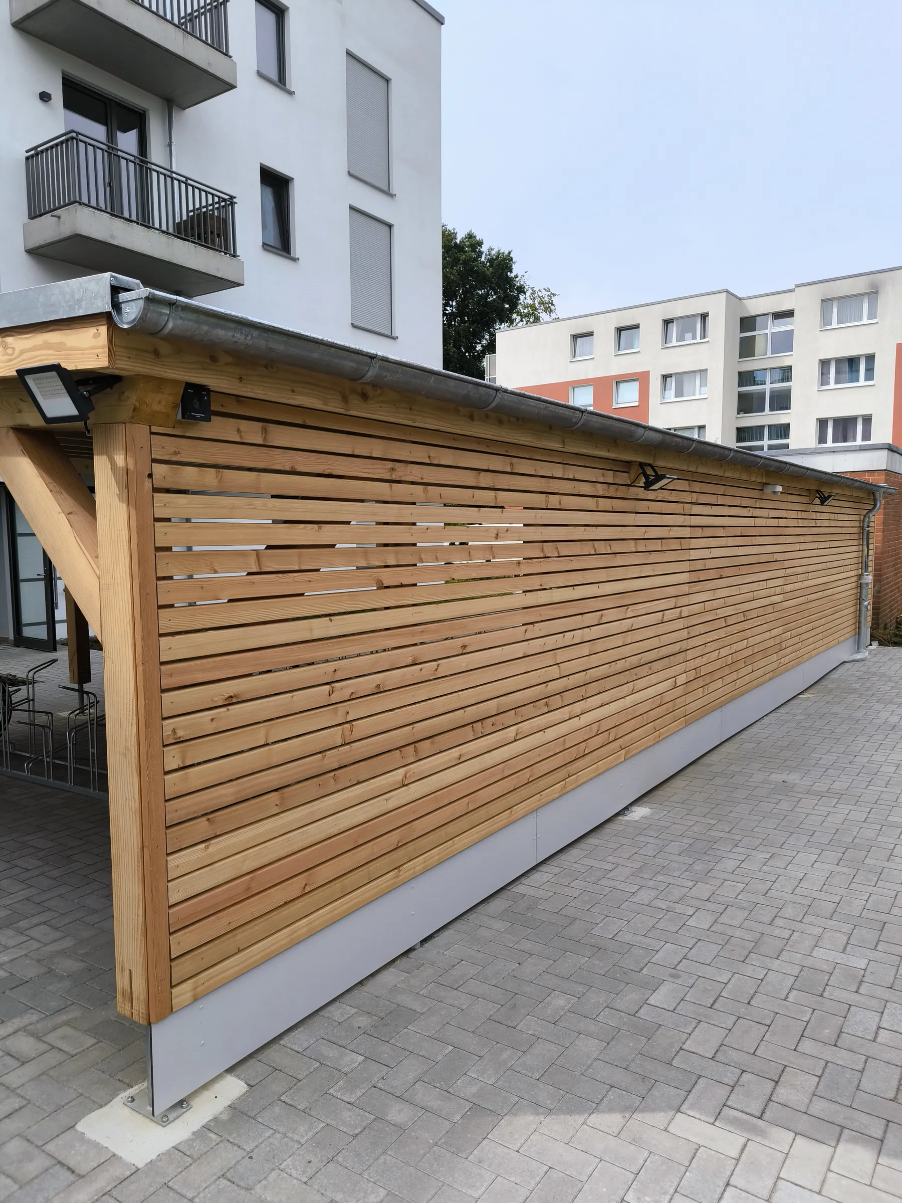 Großer Fahrradunterstand in Pinneberg