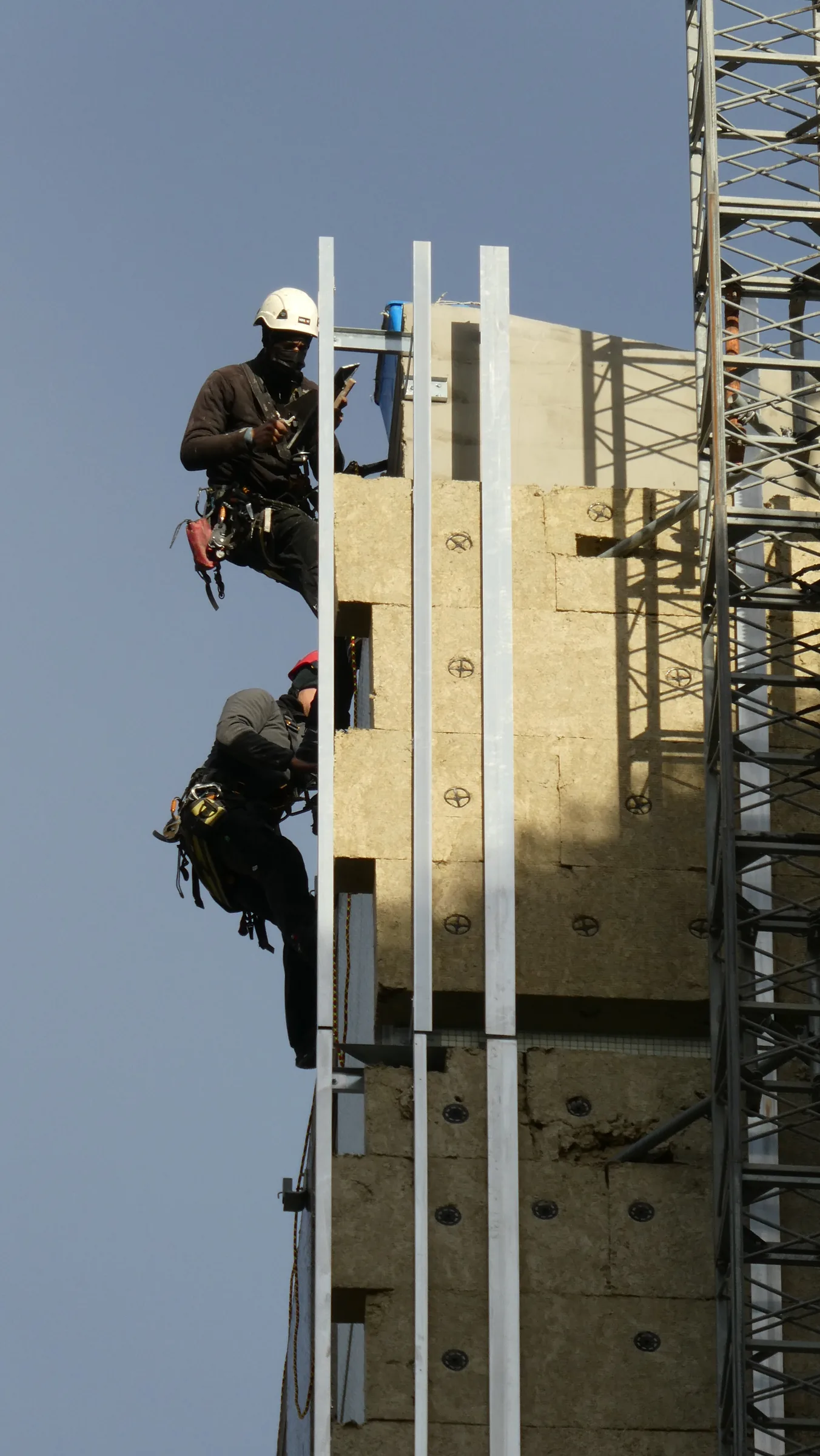 Vue du chantier — réhabilitation de deux tours de logements, Parvis du Breuil, Antony (92)
