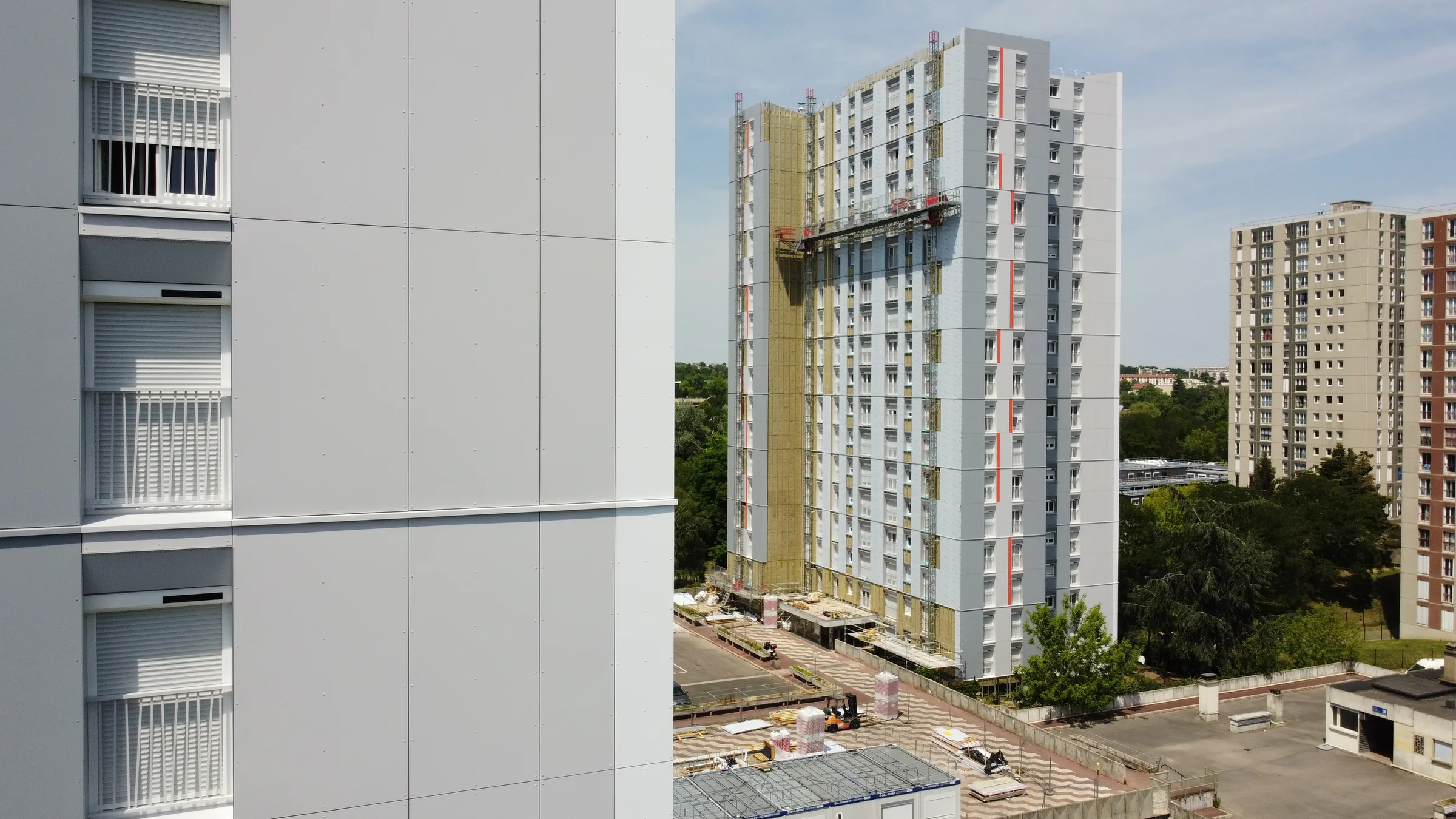 Vue du chantier — réhabilitation de deux tours de logements, Parvis du Breuil, Antony (92)
