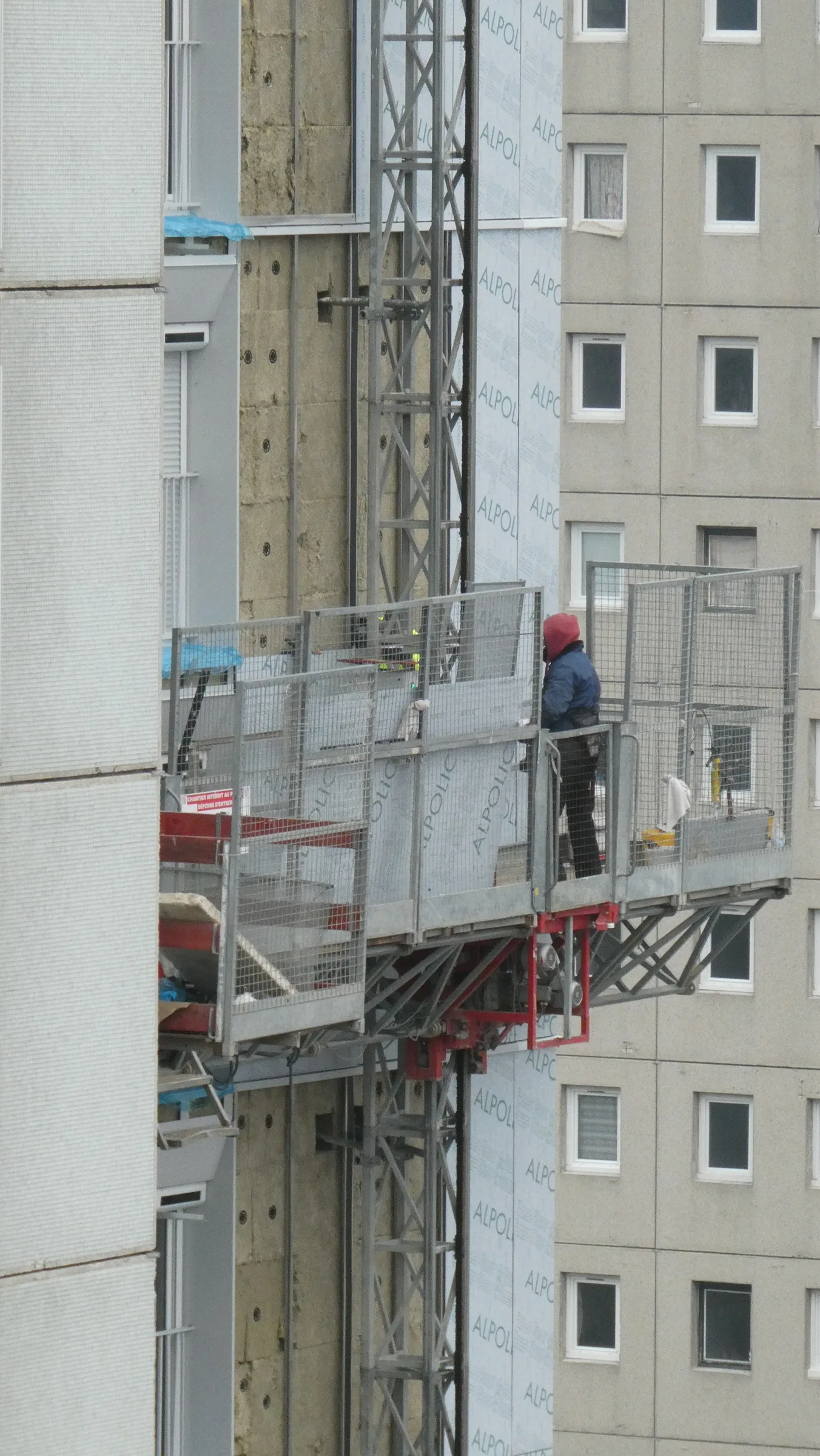 Vue du chantier — réhabilitation de deux tours de logements, Parvis du Breuil, Antony (92)