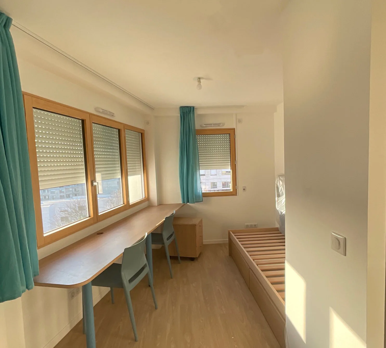 Chambre — extension et réhabilitation d'un foyer de jeunes travailleurs, rue Haxo, Paris 20e