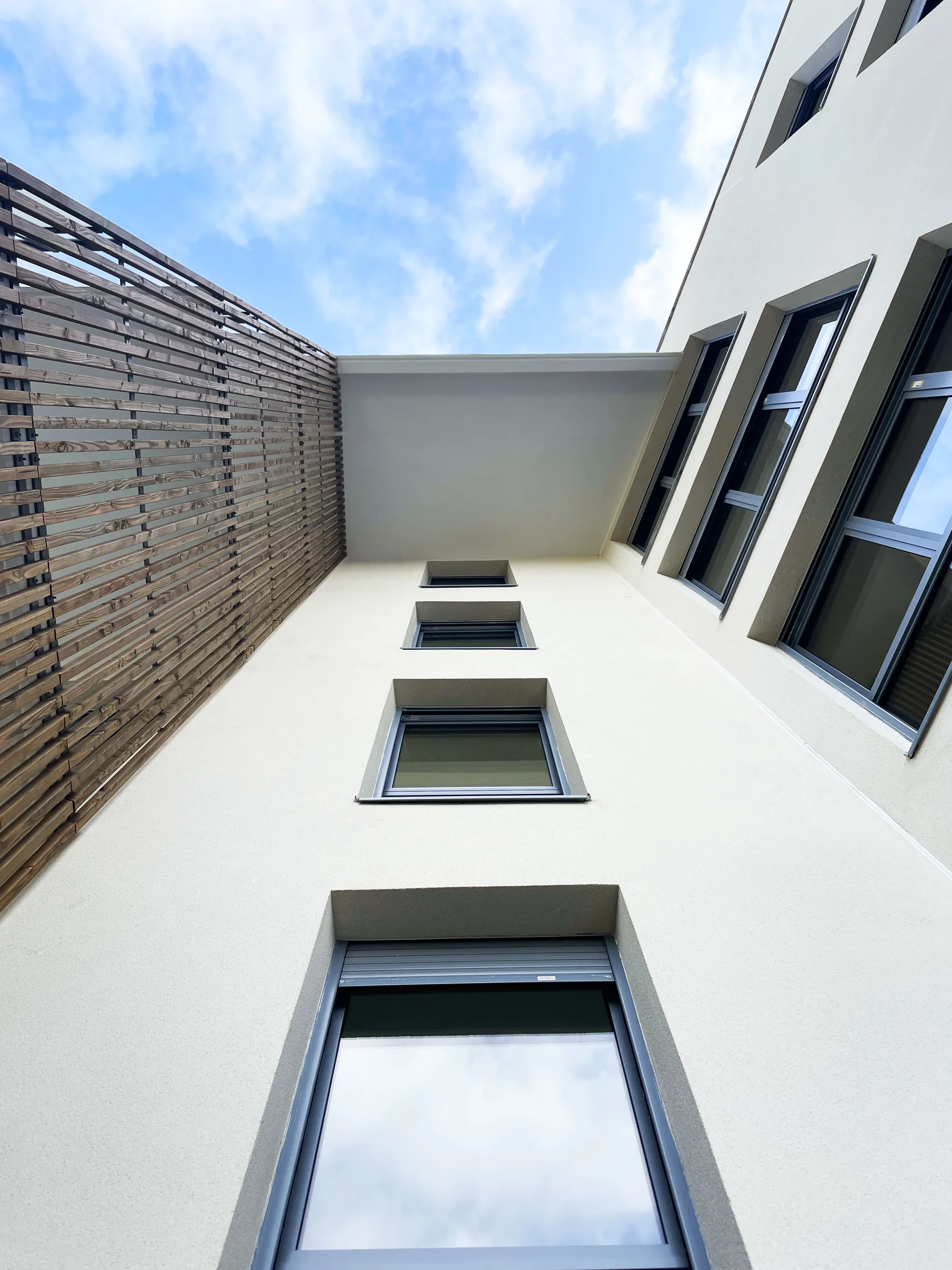 Façade — construction de logements étudiants et intermédiaires, avenue Lénine, Pierrefitte-sur-Seine (93)