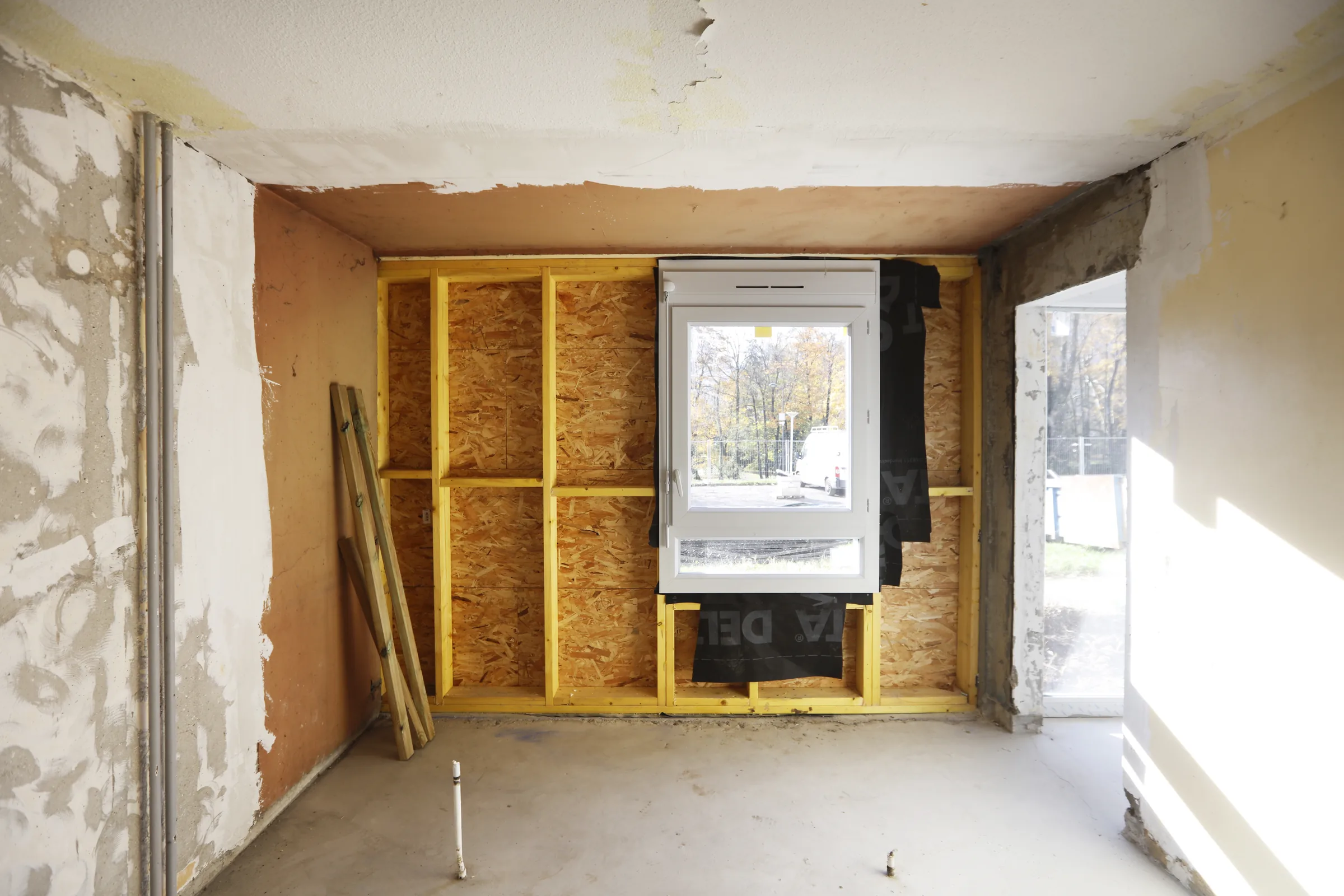 Vue du chantier — réhabilitation lourde d'une résidence de 127 logements, quartier Bourg-Vieux, Voreppe (38)