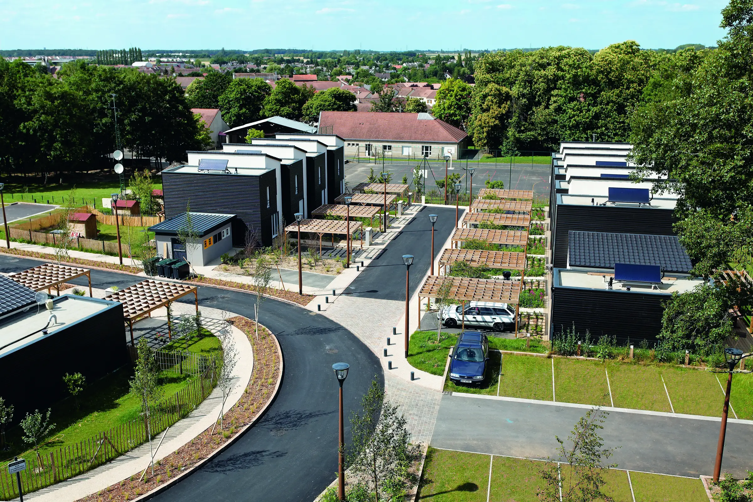 Vue d'ensemble — création hors-site d'un écoquartier de 75 maisons de ville, Bois Plaisance, Vert-Saint-Denis (77)