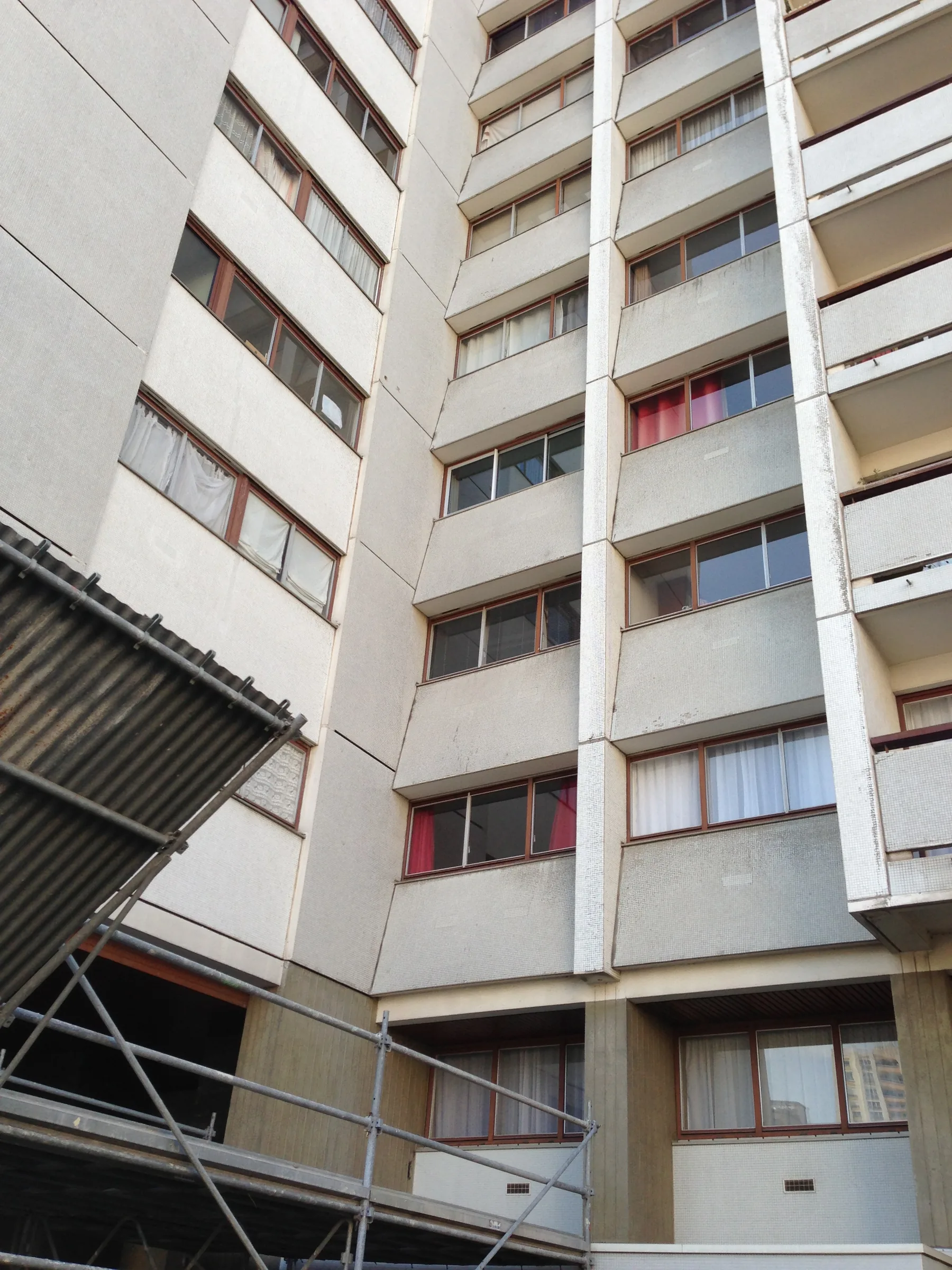 Vue avant travaux — réhabilitation thermique et requalification d'un IGH de 273 logements, rue Georges Pitard, Paris 15e