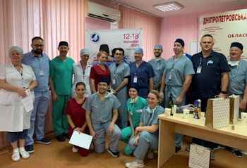 Doctors collaborating in the Ukraine for burn victims
