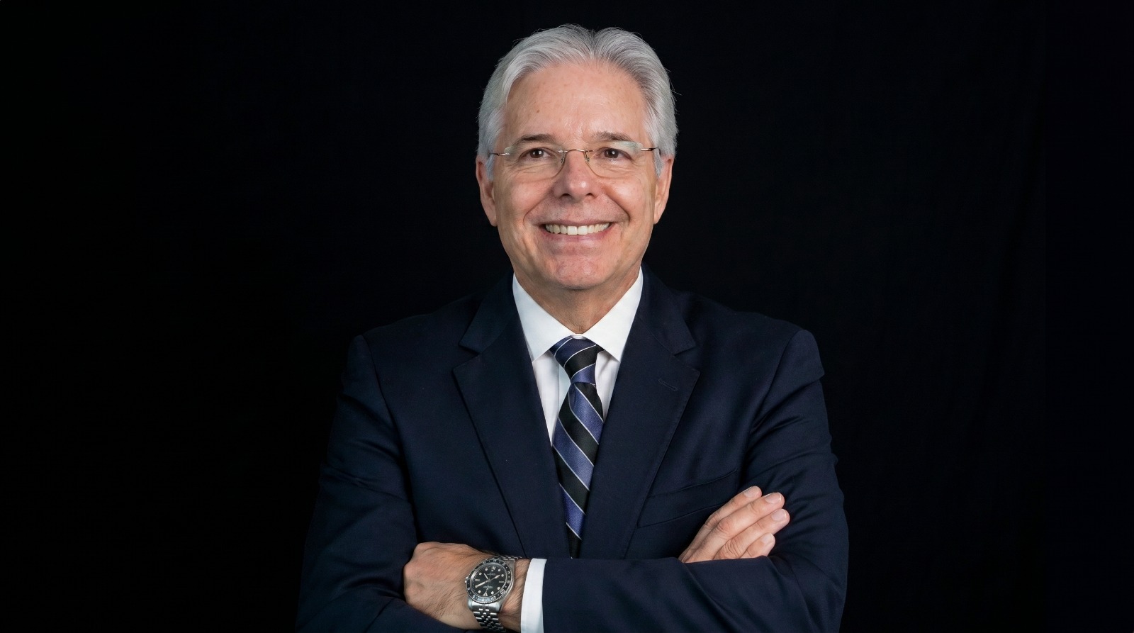<subject>[headshot] image of a customer (for a mobility and transportation)</subject>