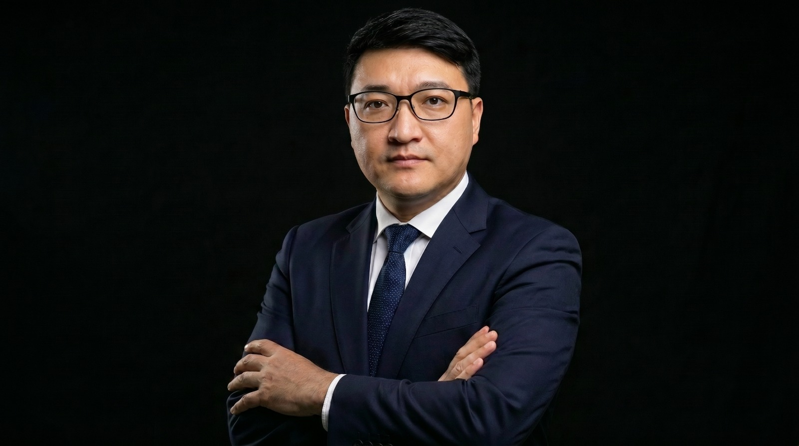 <subject>[headshot] image of a customer (for a mobility and transportation)</subject>