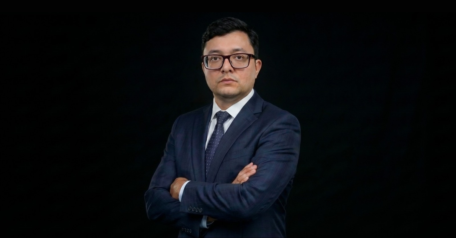 <subject>[headshot] image of a customer (for a mobility and transportation)</subject>
