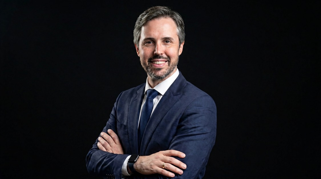 <subject>[headshot] image of a customer (for a mobility and transportation)</subject>