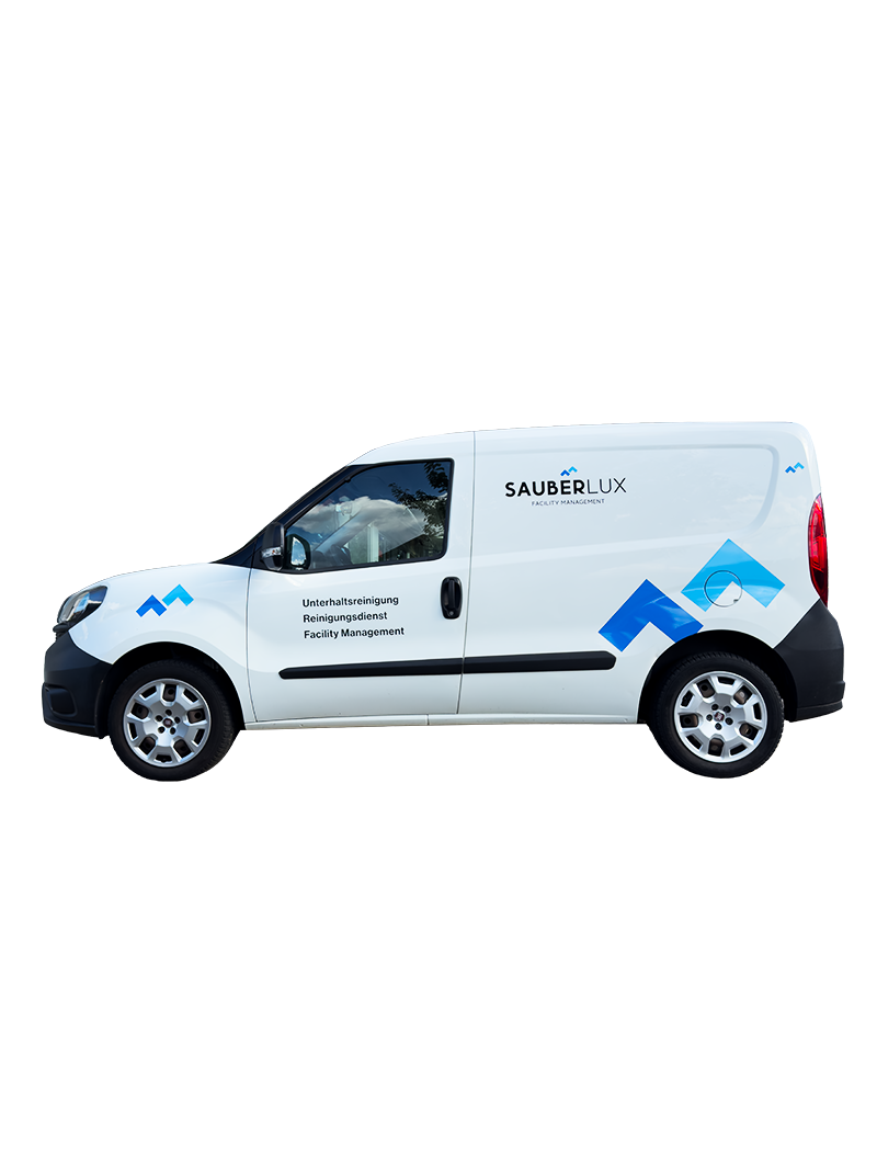 Weisser Lieferwagen mit dem Logo und Text von SauberLux Facility Management, darunter die Dienstleistungen Unterhaltsreinigung, Reinigungsdienst und Facility Management, mit blauen geometrischen Designs an den Seiten.