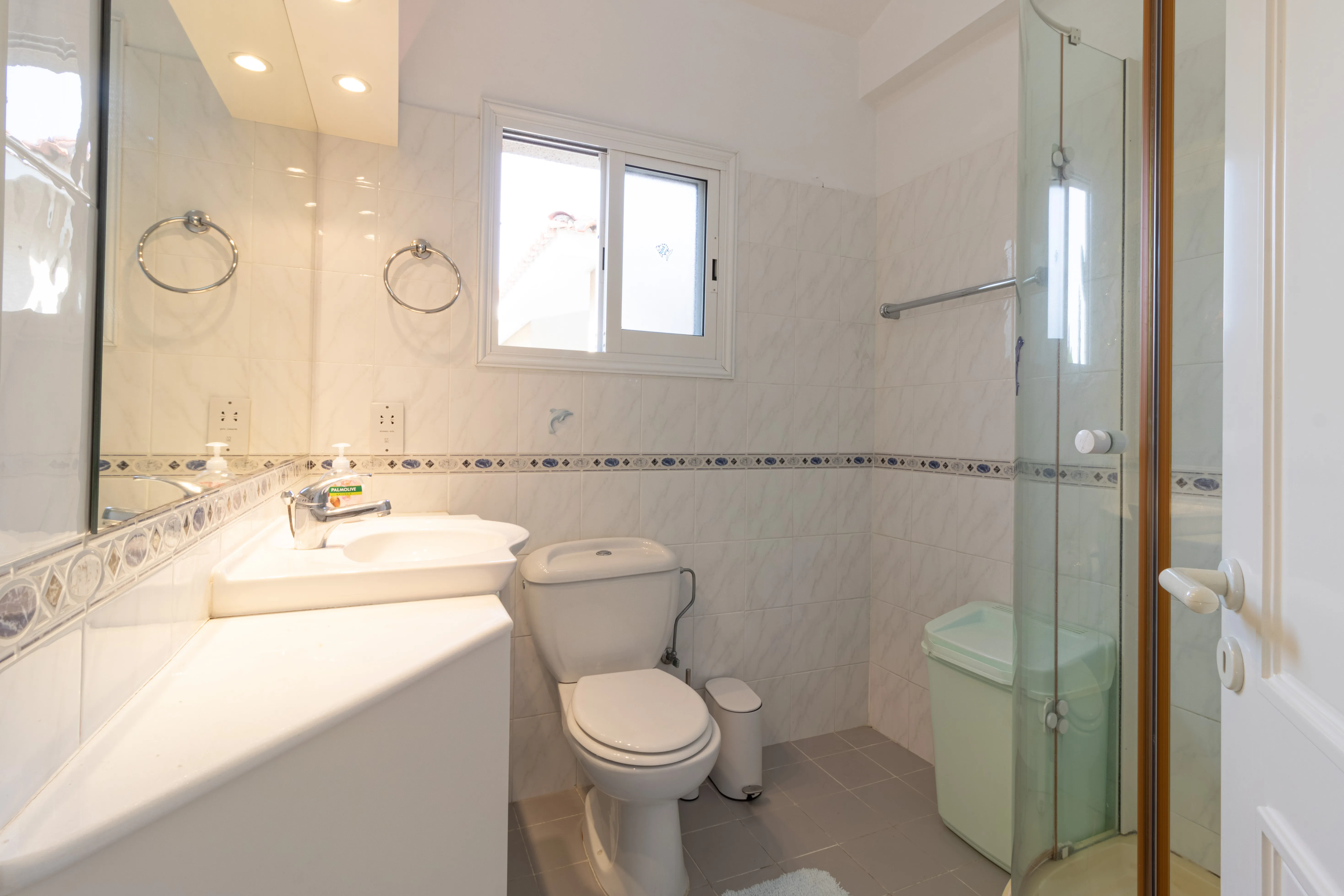Bathroom with walk-in shower and washbasin at Villa Nadezda