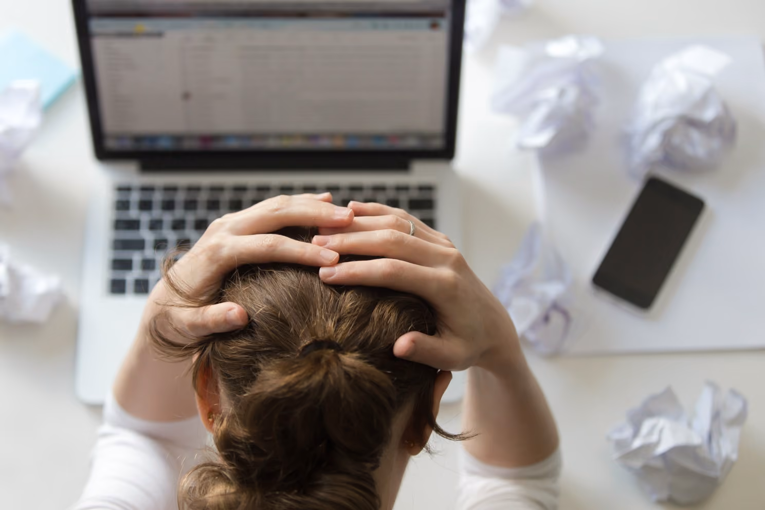 Saúde mental no trabalho: NR-1 é adiada, mas marca o início de uma nova era nas empresas