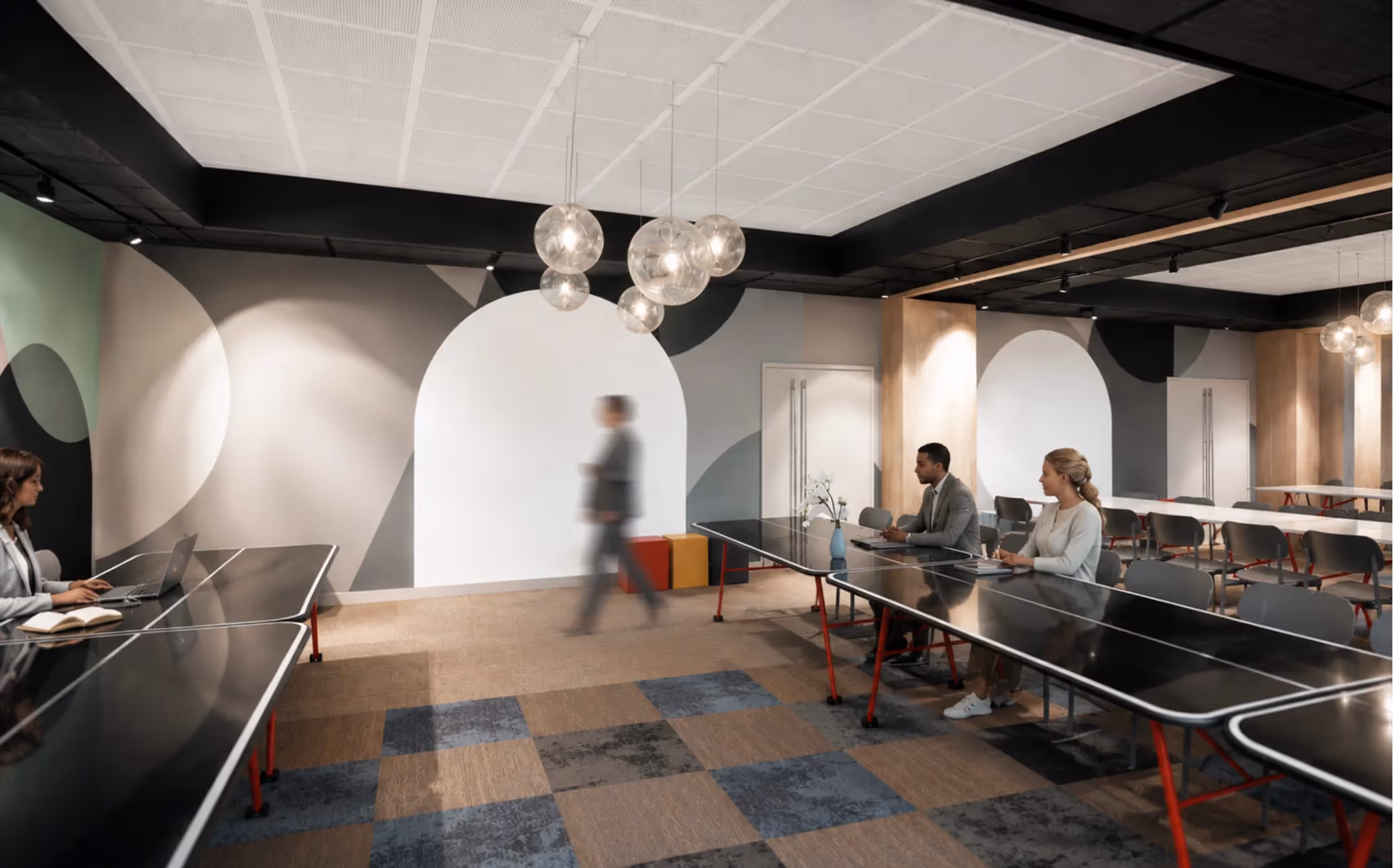 Salle Proton en configuration sous-commission avec mobilier modulable et décor en arches à l'hôtel Ysotop Grenoble.