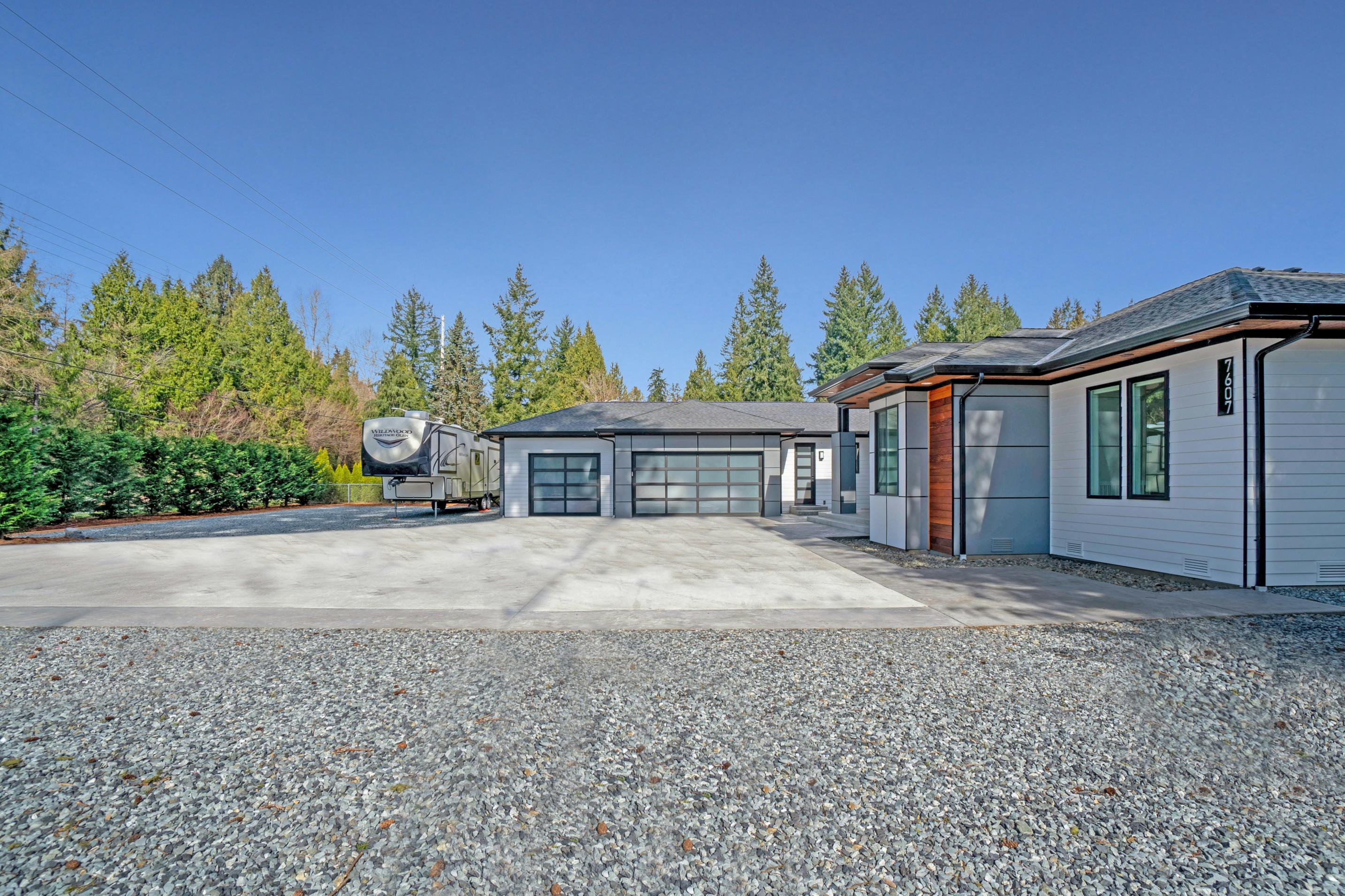 RV Garages  & Shops