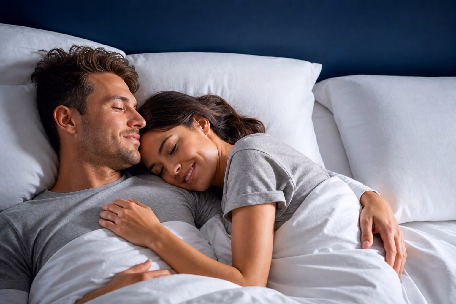 Couple dans lit