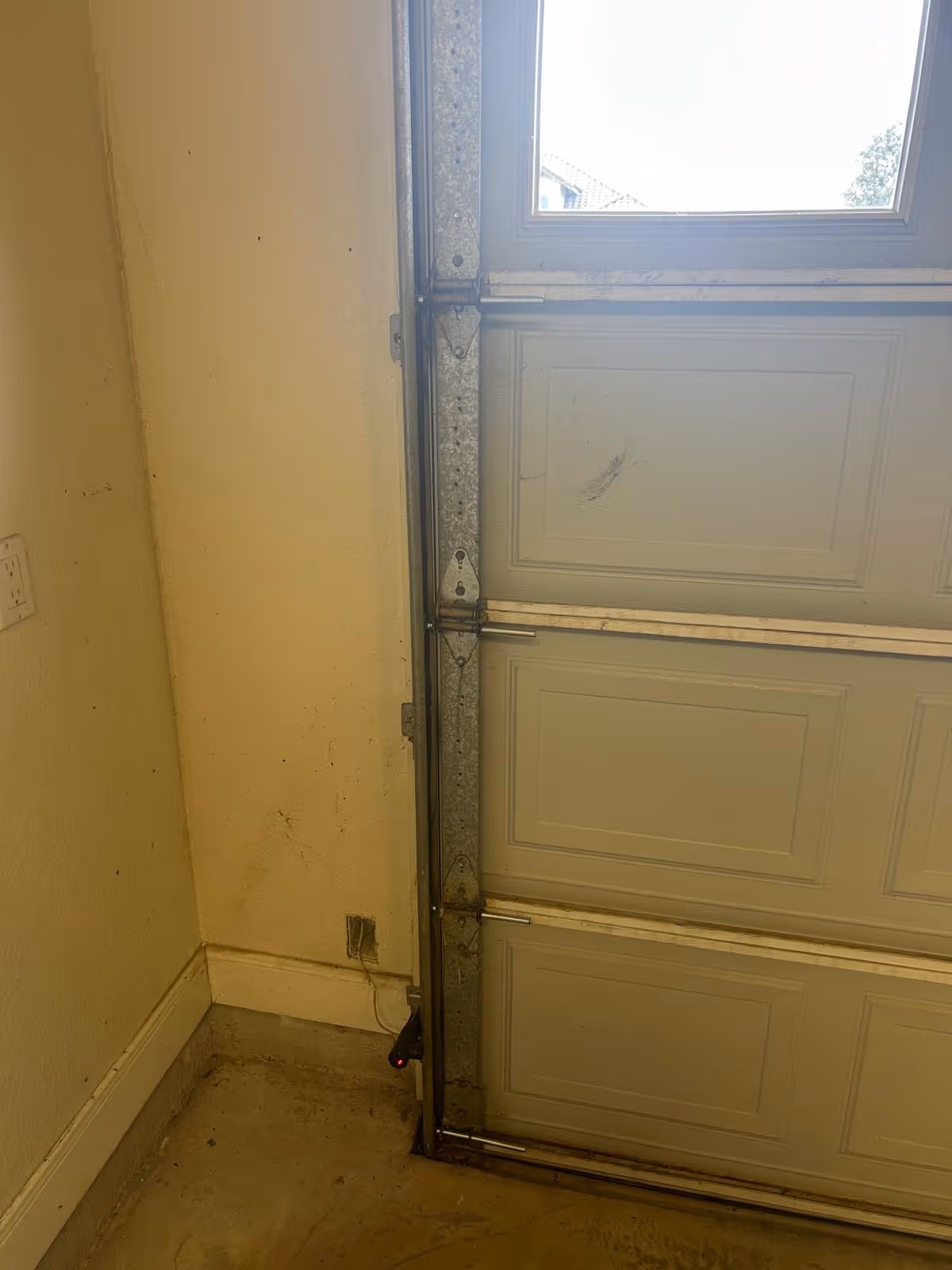 Garage Door Installation & Repair in Lakewood, WA