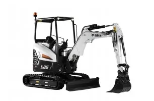 Mini-pelle Bobcat compacte modèle E26 avec chenilles et godet, utilisée pour les travaux de terrassement.