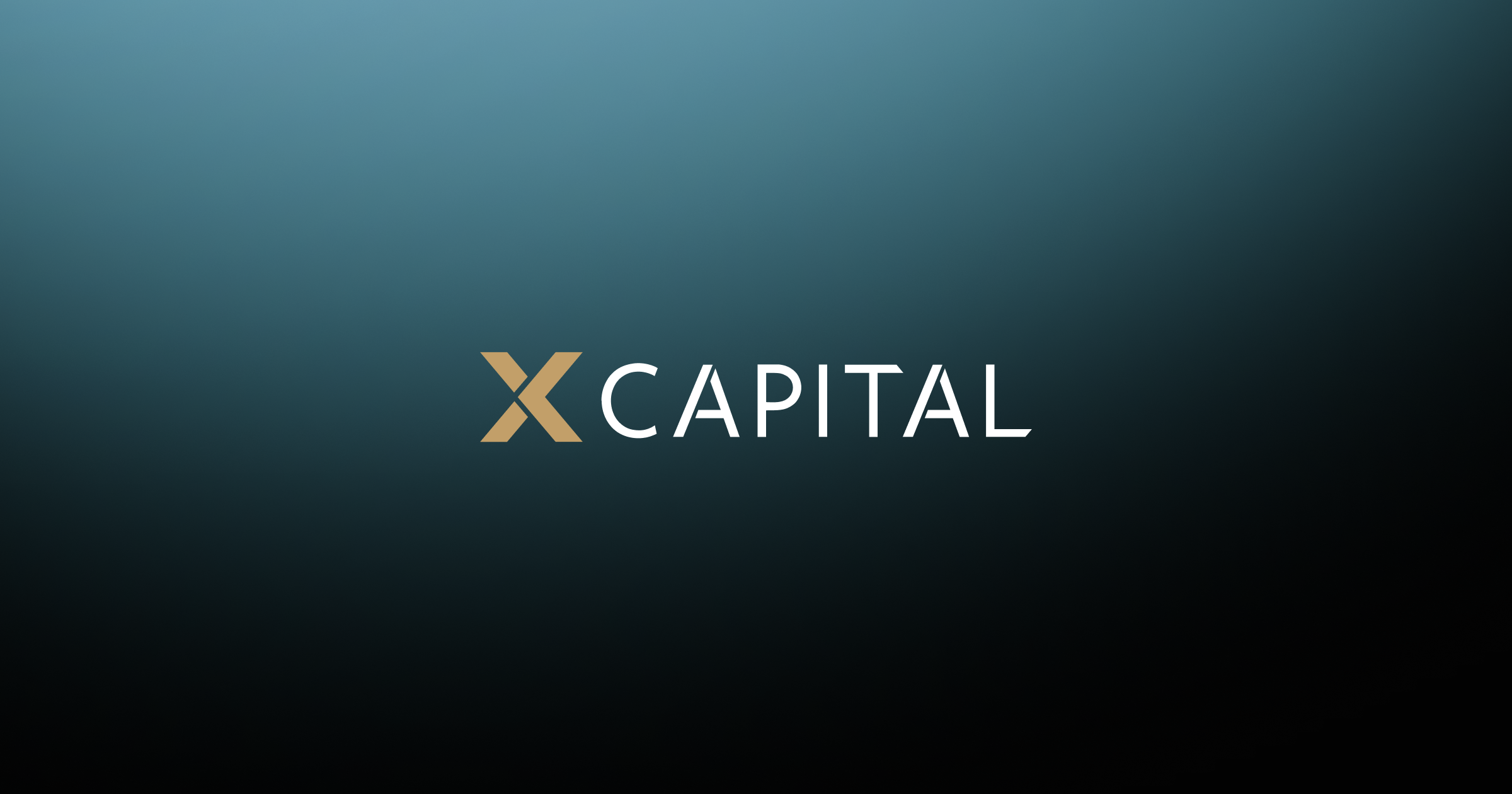 Logo von X CAPITAL in goldener und weißer Schrift auf einem dunkelblauen Verlaufshintergrund.