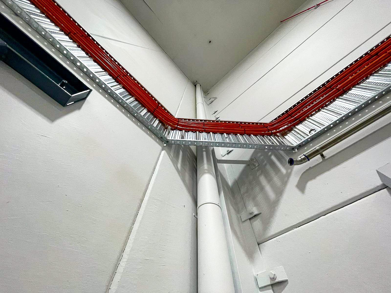 image of customer support interaction (for a plumbing service)