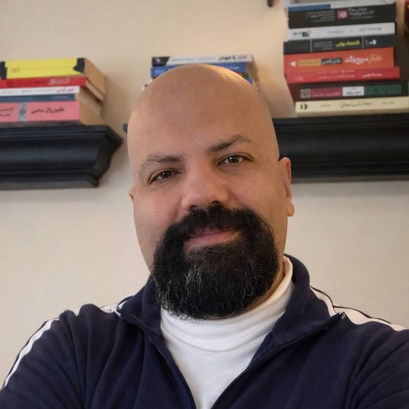 <subject>[headshot] image of customer (for a productivity tools business)</subject>