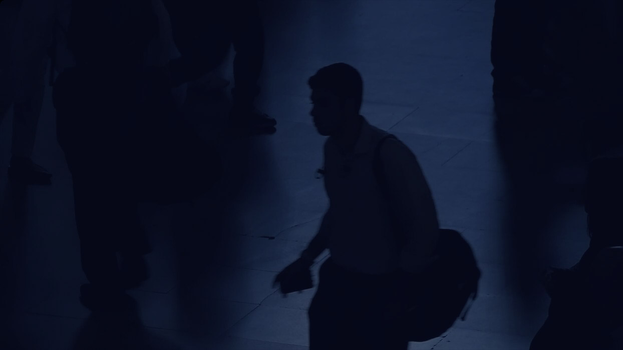 Identifying behavioural indicators within a crowded setting