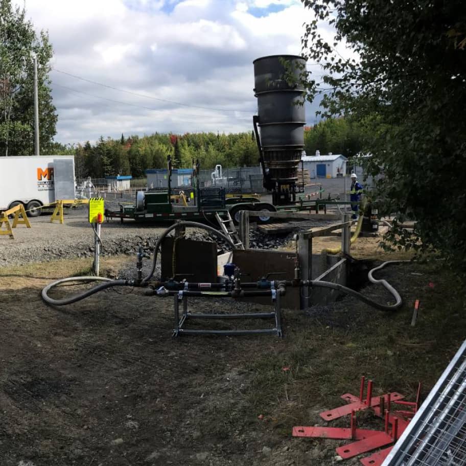 On-site incineration equipment used to drain and treat over-odorized liquid from a 12-inch transmission line in Quebec