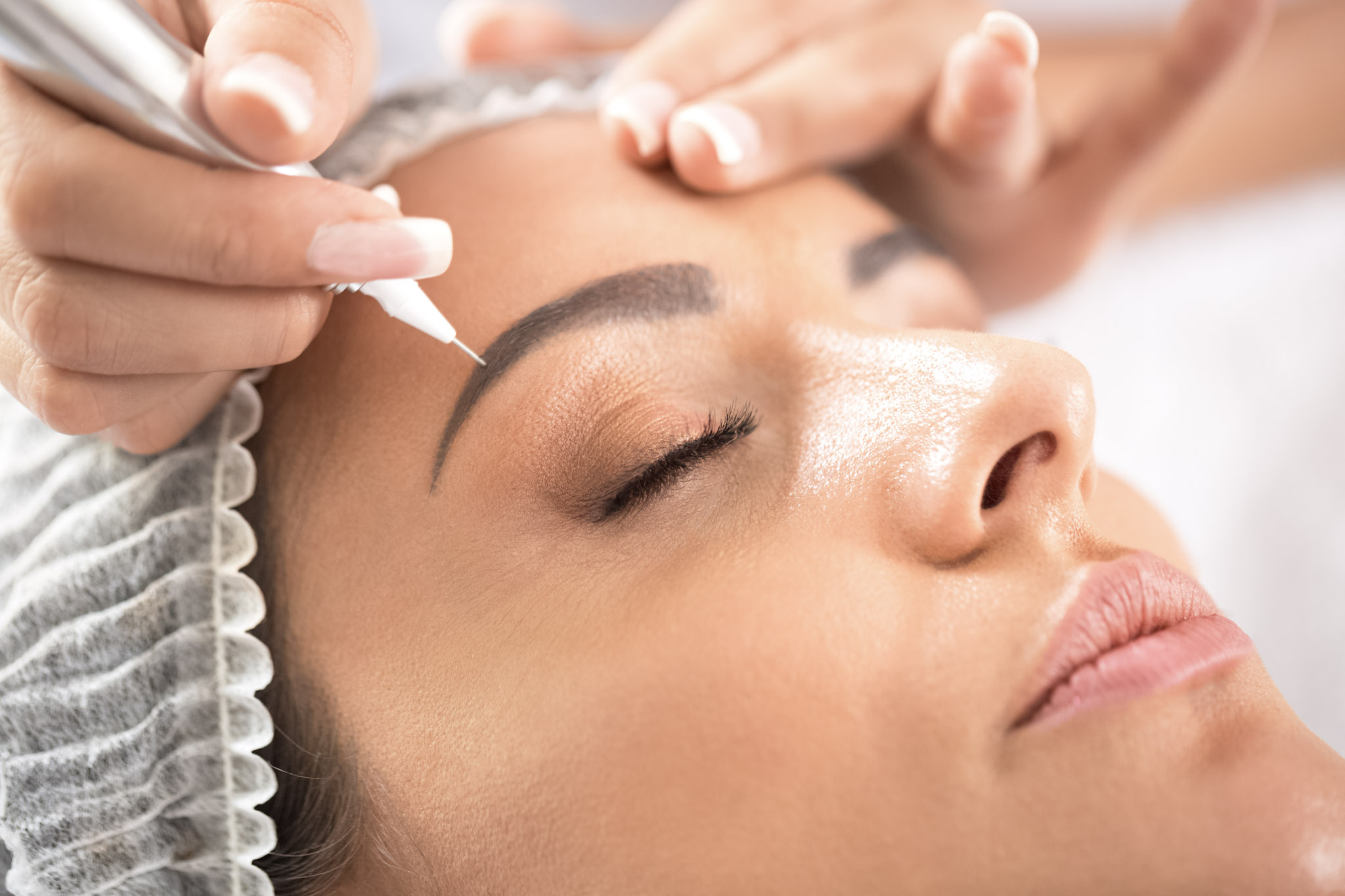 Browlifting bei MyMedBeauty in Traisen für voller wirkende und perfekt geformte Augenbrauen