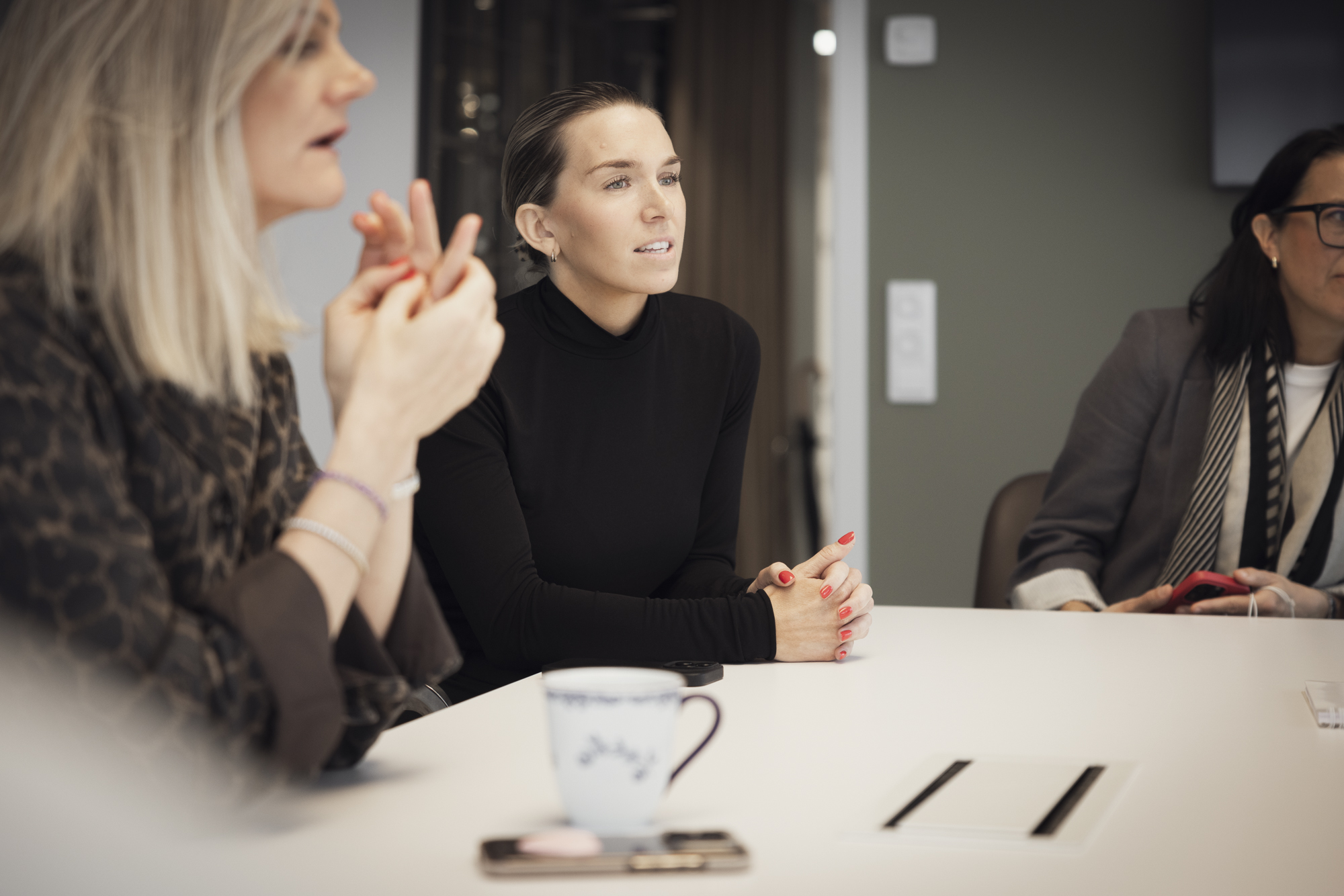 Person/-er från MundeAhlberg på sitt kontor eller utanför i centrala Göteborg