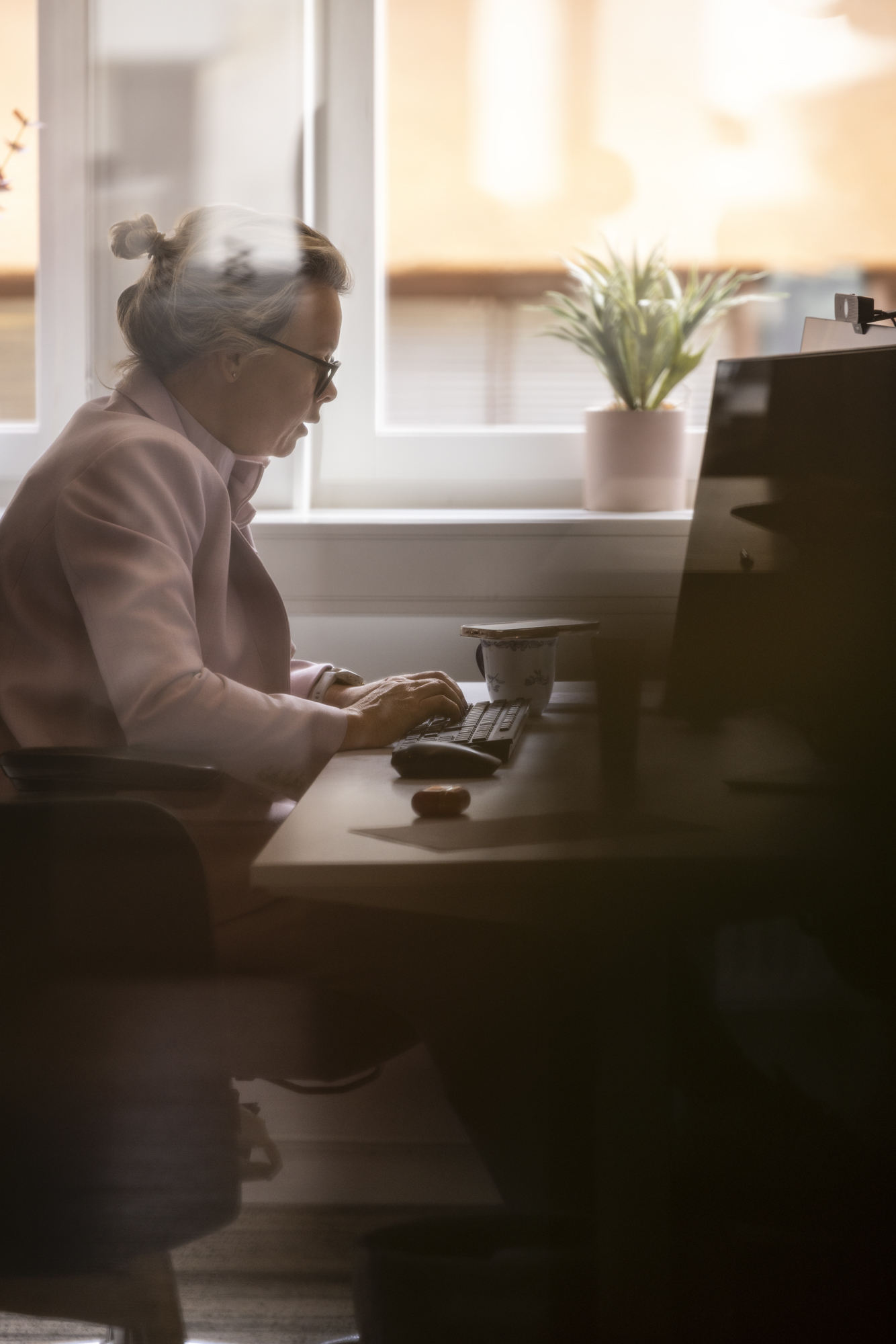 Person/-er från MundeAhlberg på sitt kontor eller utanför i centrala Göteborg