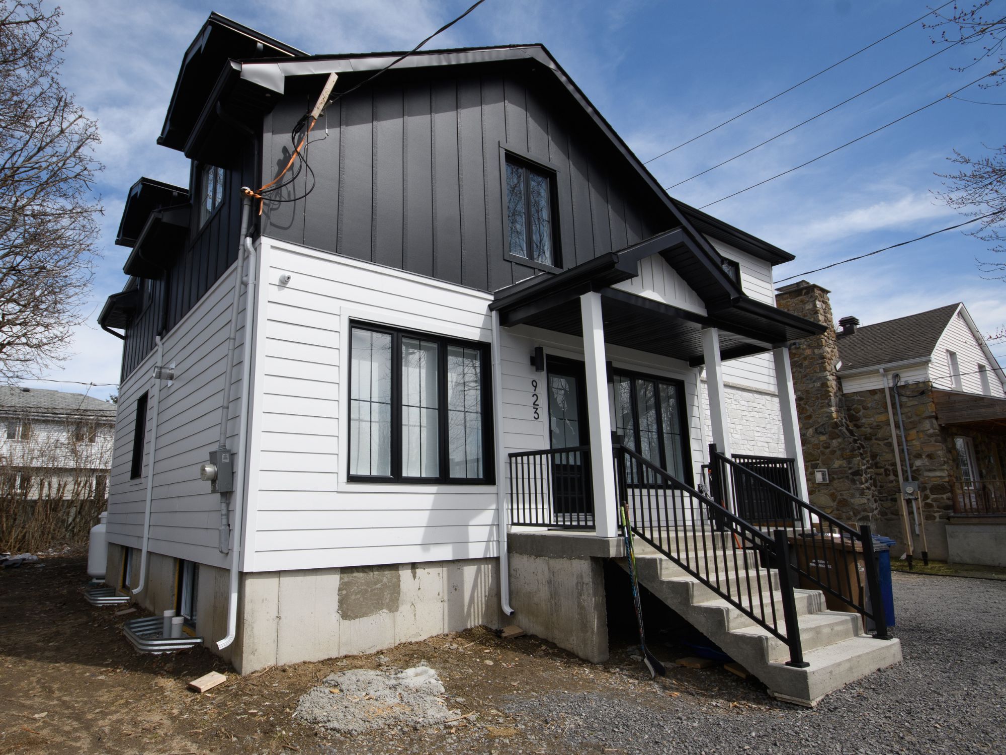 Revêtement LP installé sur une maison de Laval