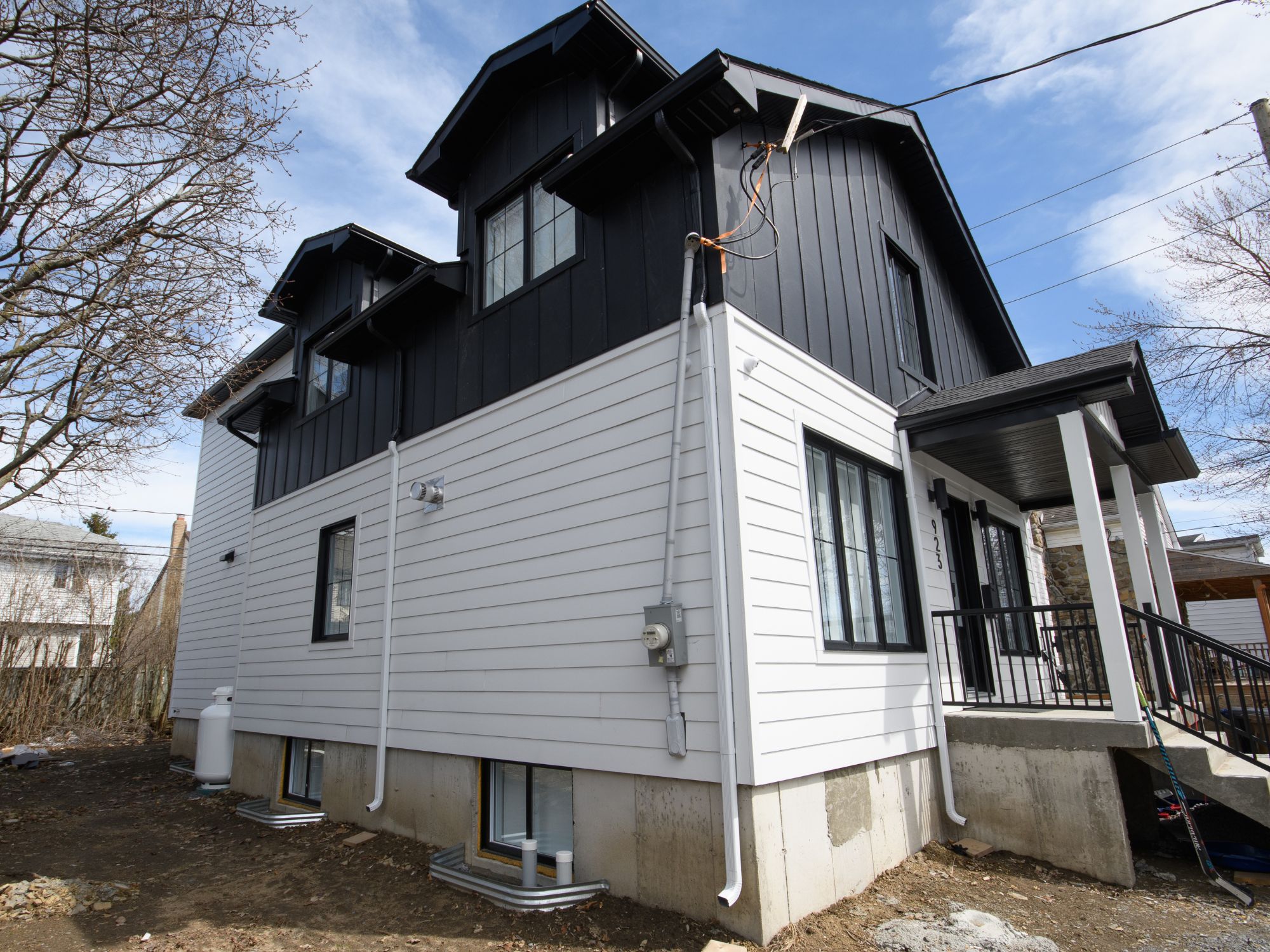 Revêtement LP installé sur une maison de Laval