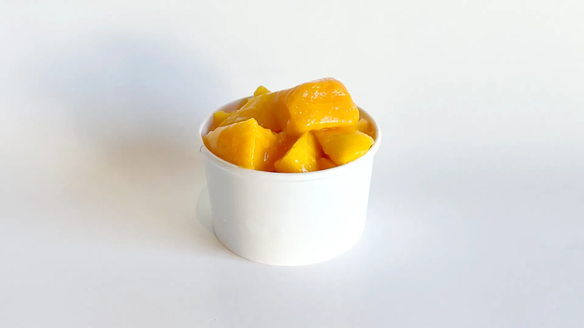 Fresh mango topping for Oakobing bingsu desserts