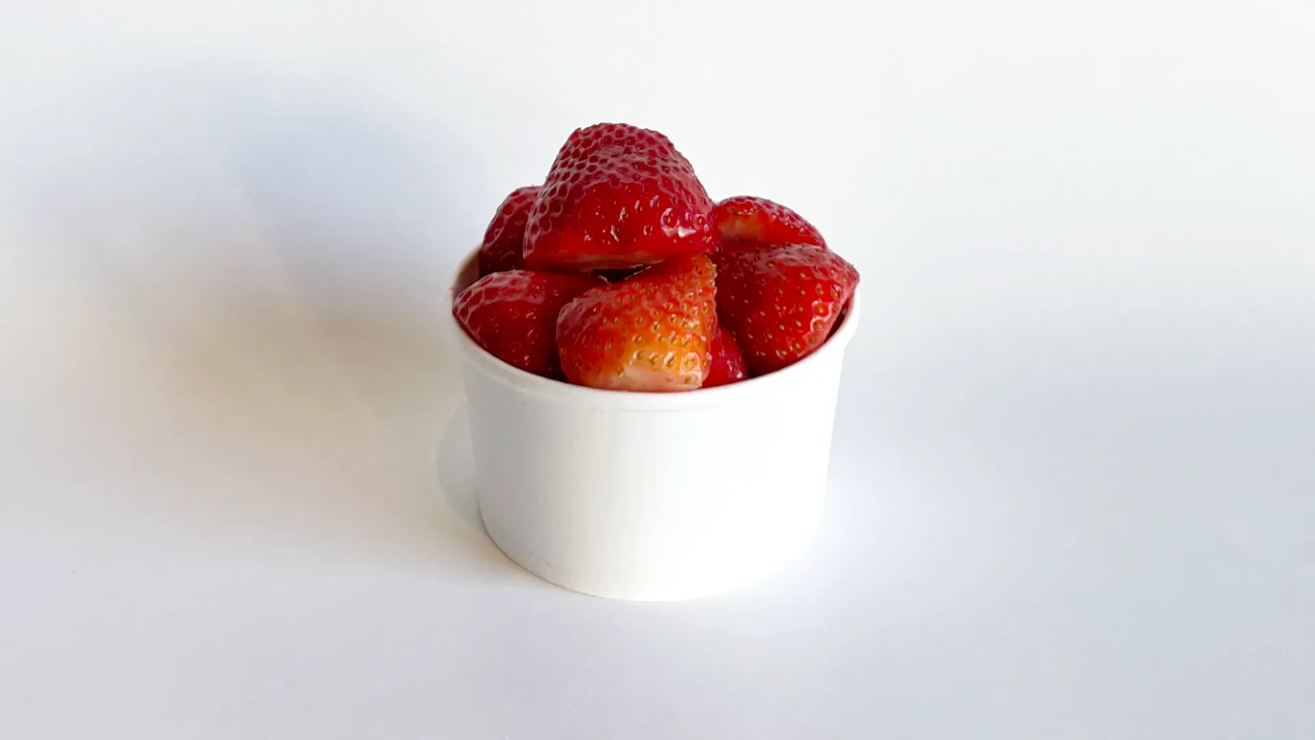 Fresh strawberry topping for Oakobing bingsu desserts