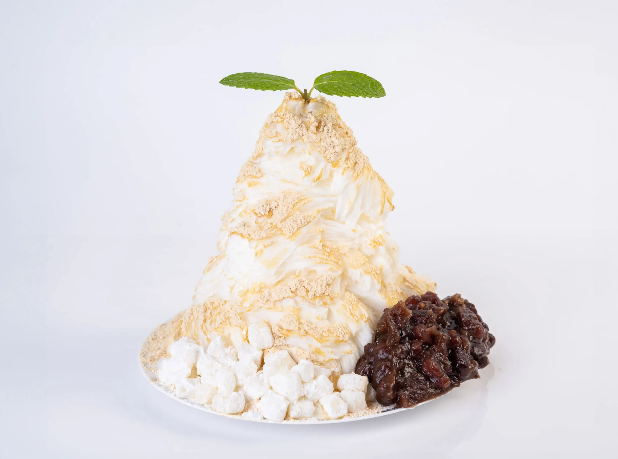 Oakobing Injeolmi Bingsu - Traditional Korean shaved ice with rice cake, injeolmi powder and red beans