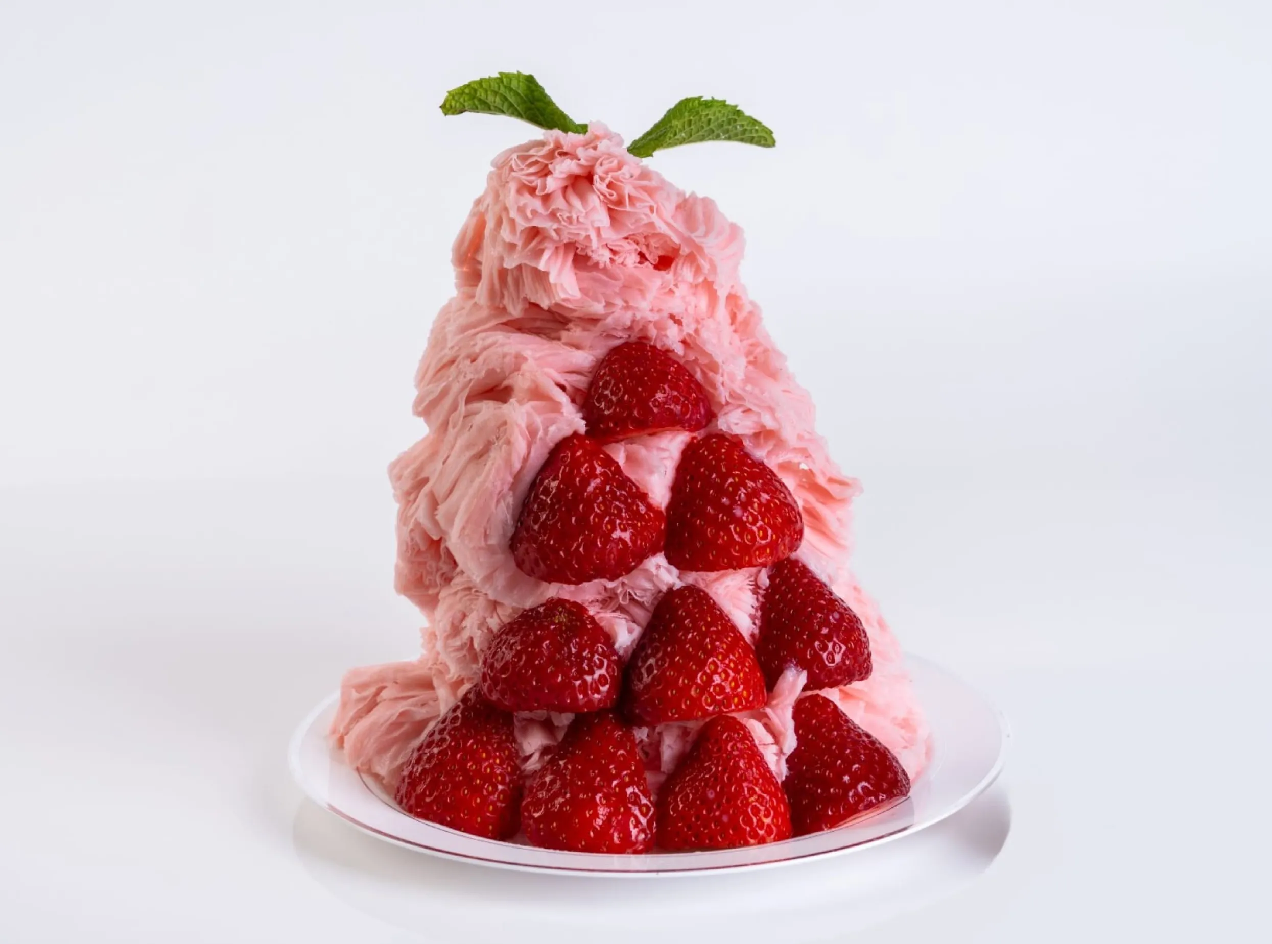 Oakobing Strawberry Bingsu - Korean shaved ice topped with fresh strawberries and milk drizzle