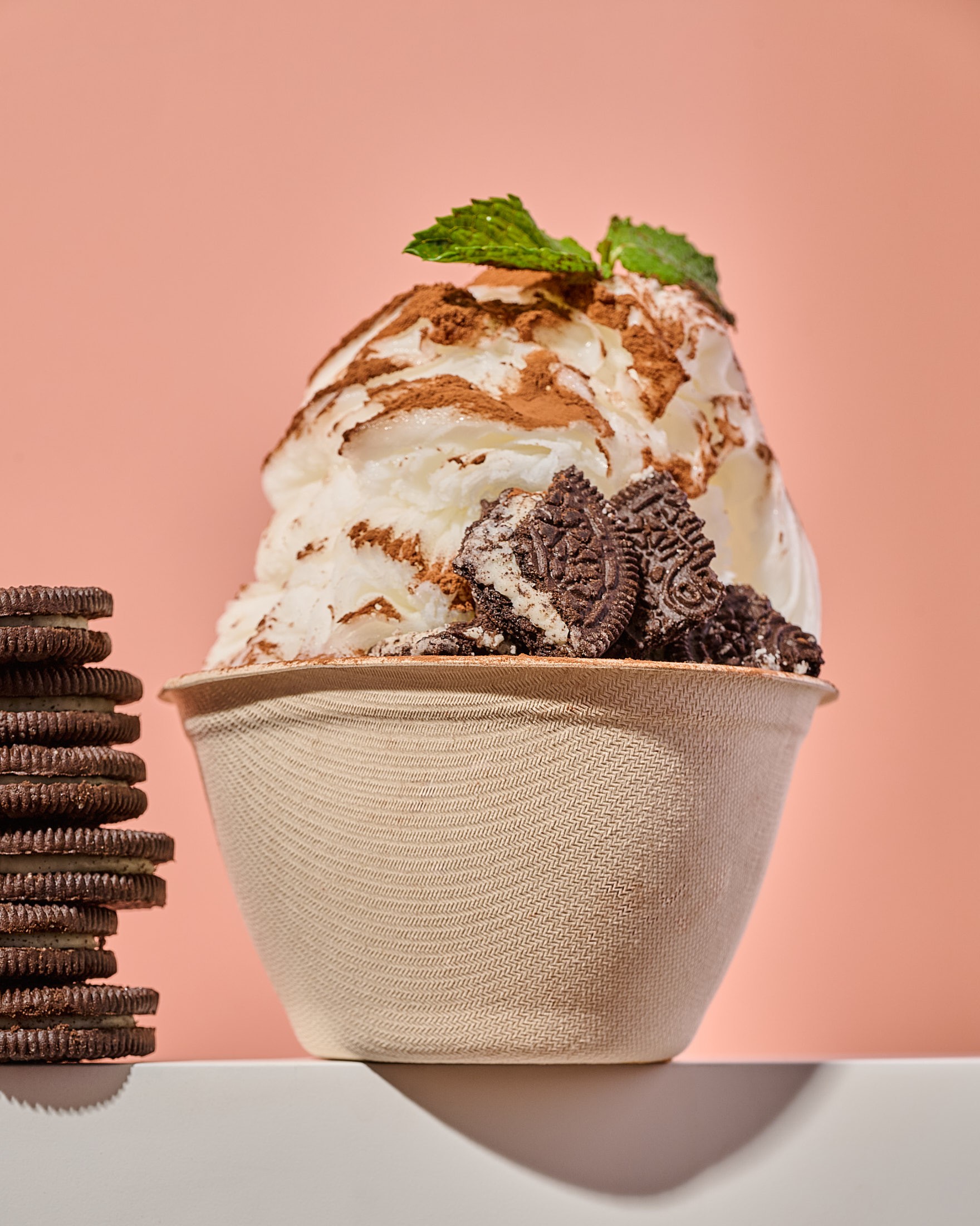 Oakobing Oreo Tiramisu bingsu with a stack of Oreo cookies, the cookie option on the menu