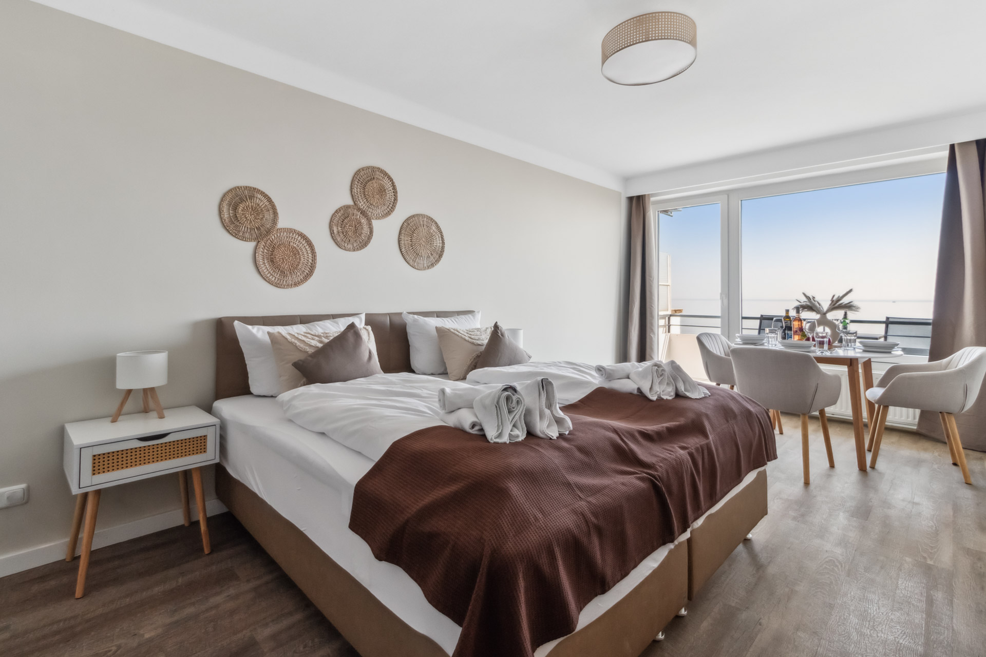 Room Img