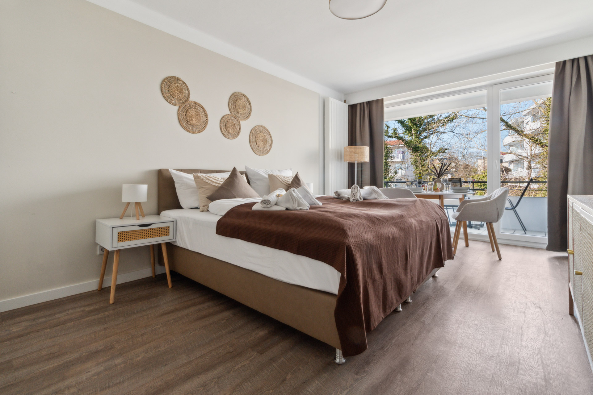 Room Img