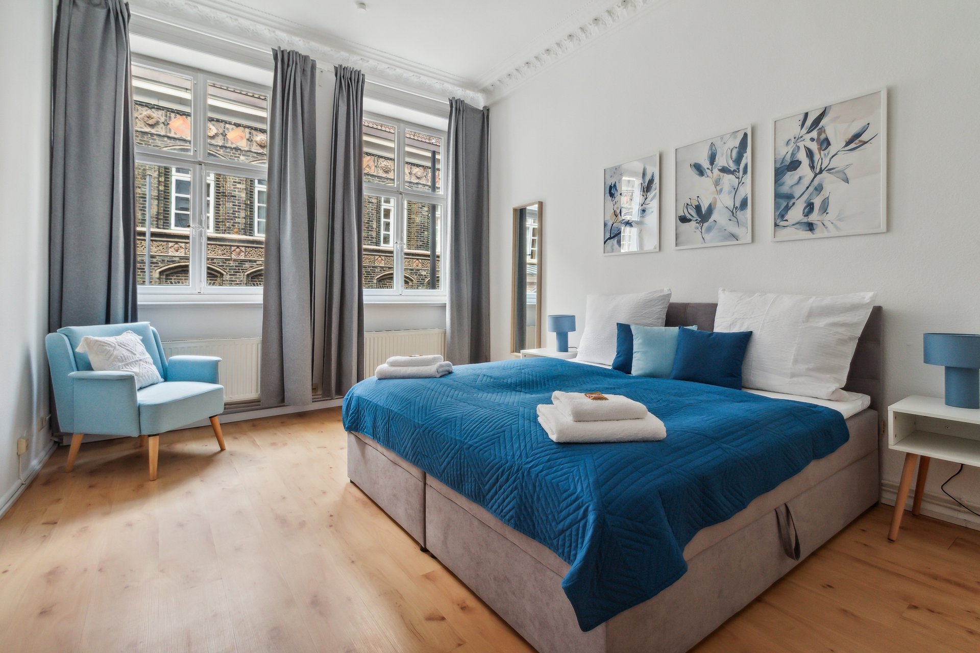 Room Img