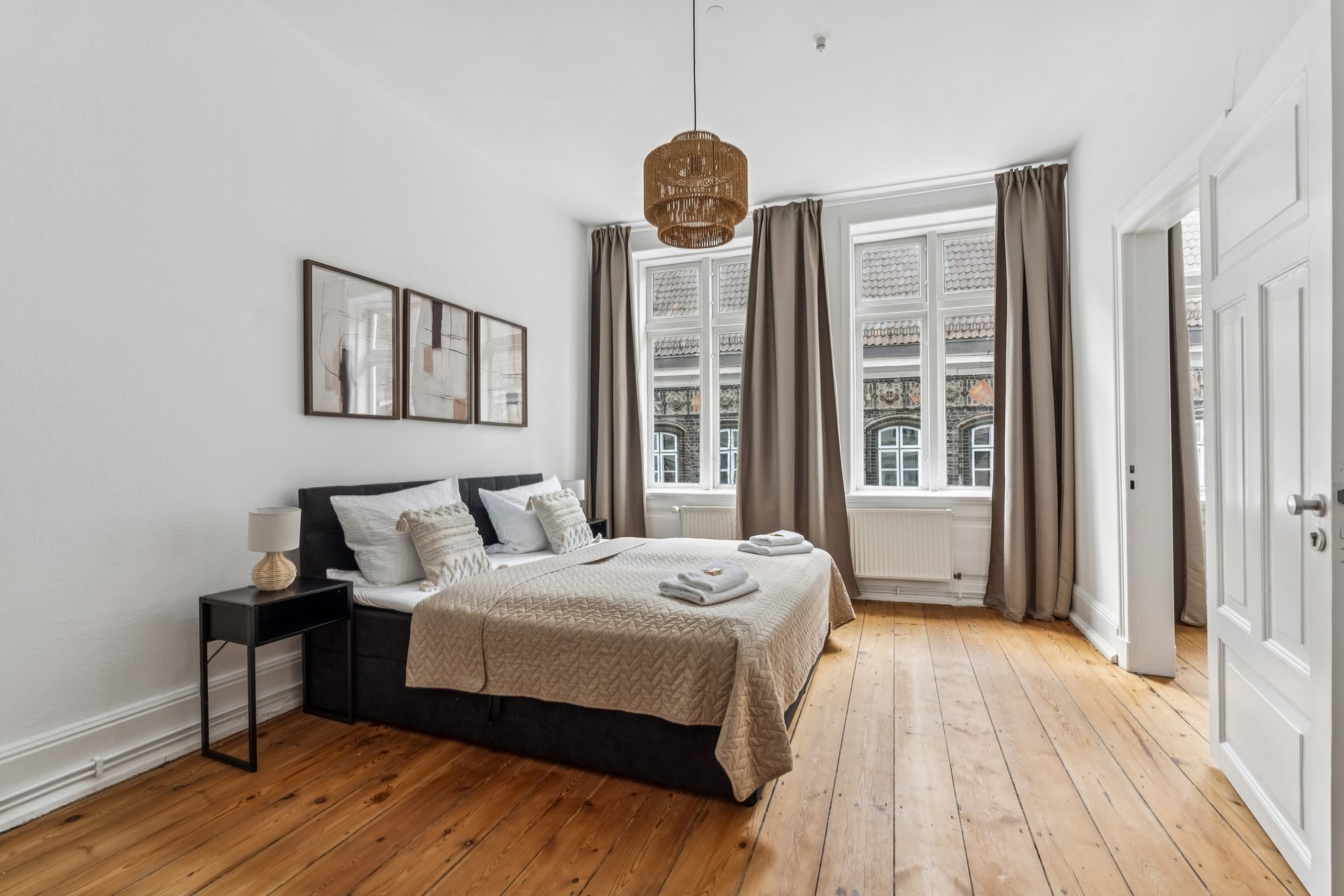 Room Img