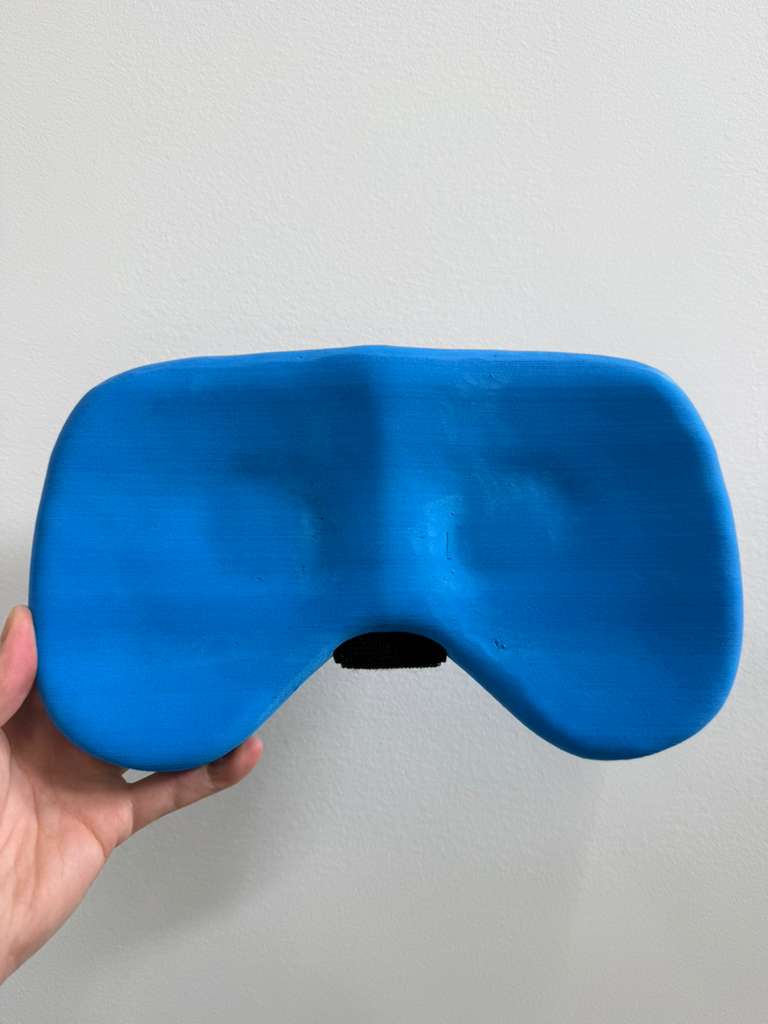 Newly formulated seat pad design with lattice cushioning for high performance! Slight anterior tilt allows for perfect body posture. Comes with a removable strap to hold the seat cushion in place while in the boat.