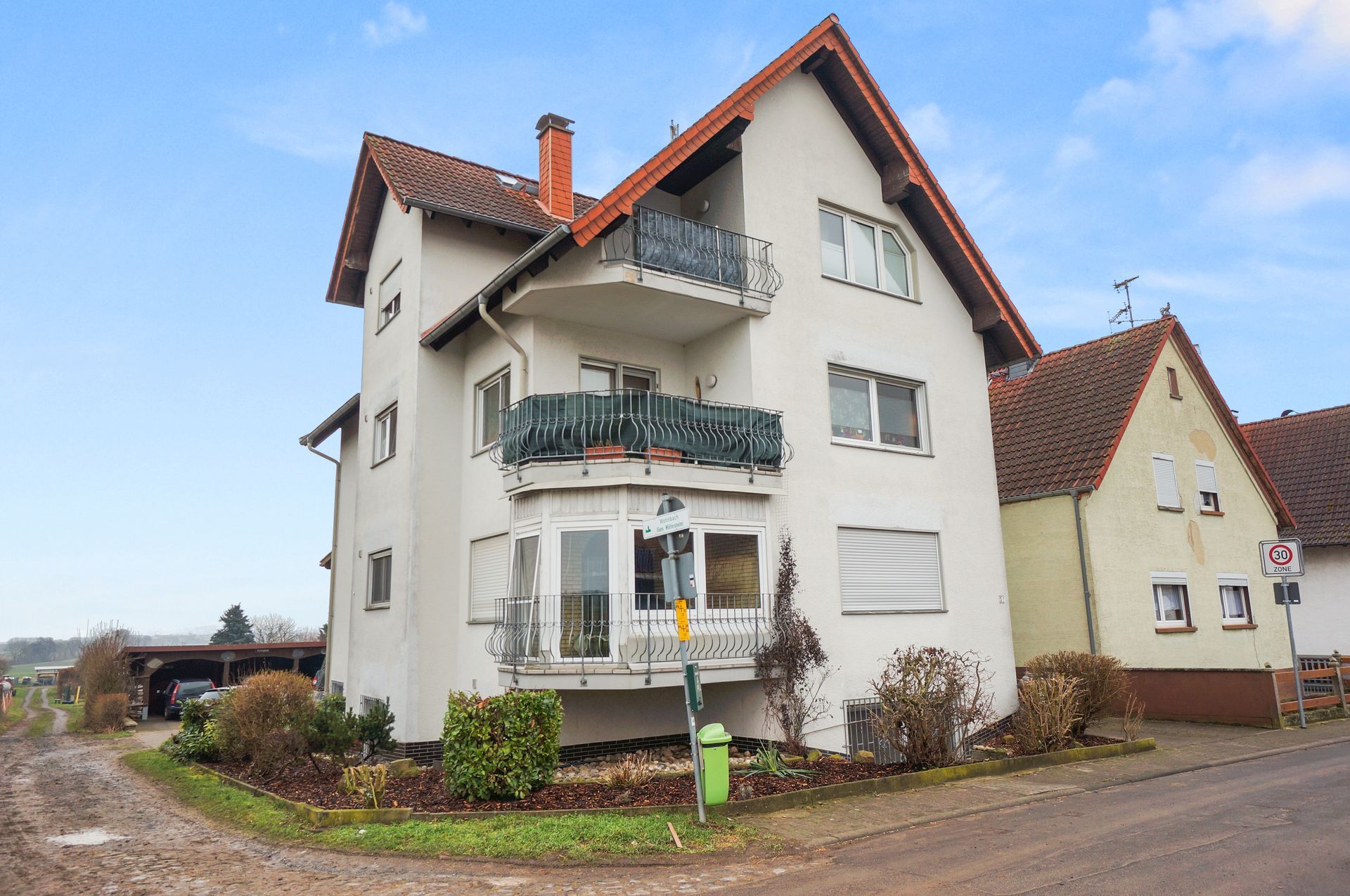 Außenansicht Dreifamilienhaus Wölfersheim – gepflegtes Mehrfamilienhaus