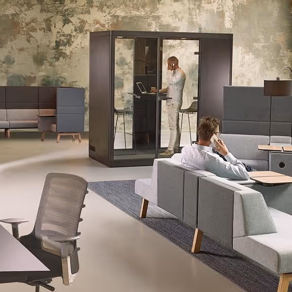 Sleek and Professional: The Markant Hybrid Range