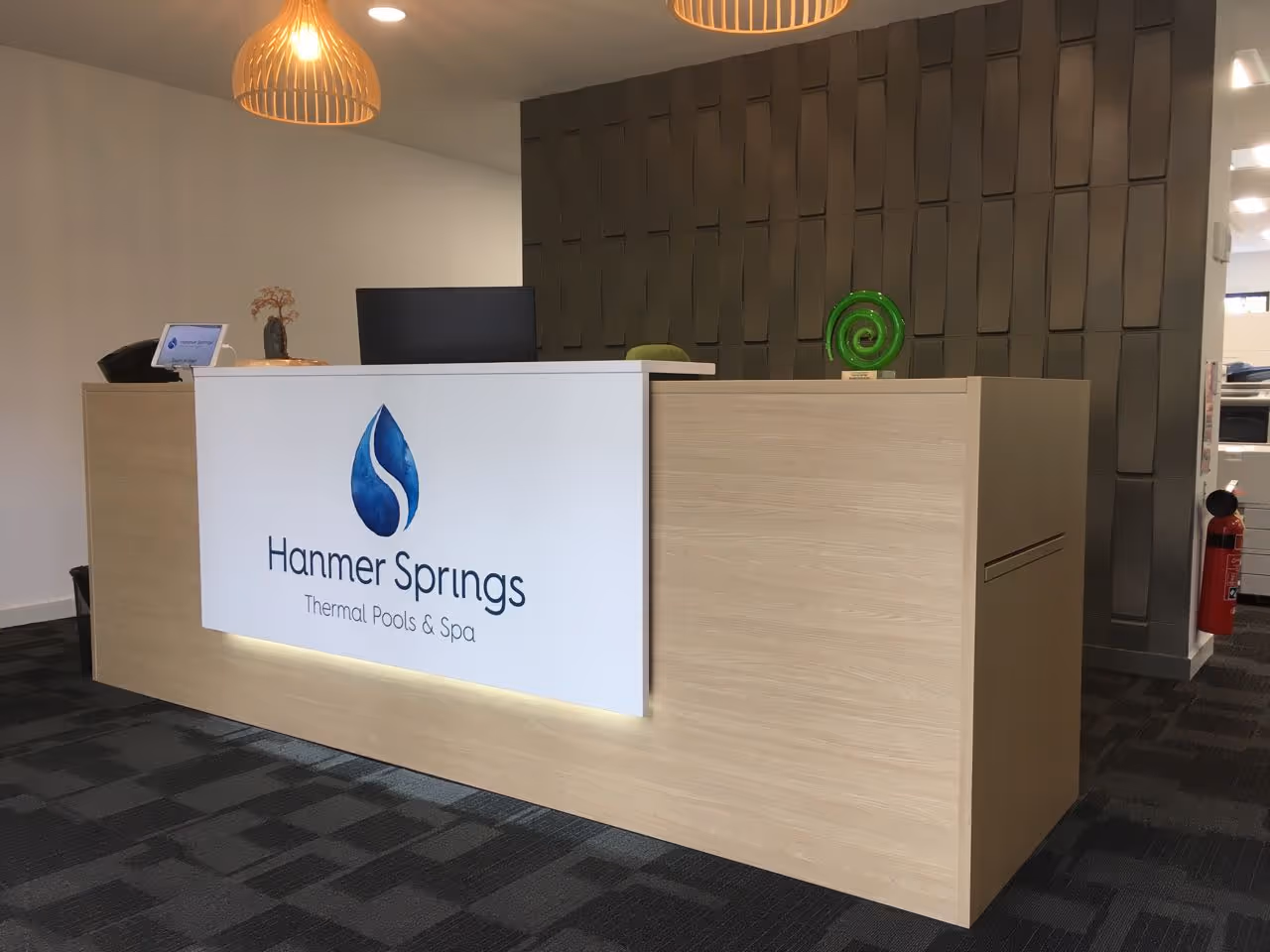 Sensa Reception Counter